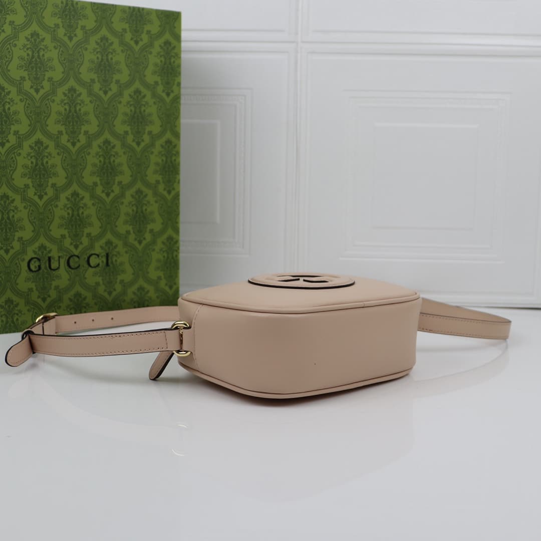 C4030 🌟【New Arrival】Gucci Blondie collection mini shoulder bag. The new handbag in the Gucci Blondie series features the iconic logo of this brand, which was first introduced in the early 20th century. It seamlessly combines traditional charm with contemp — image 4