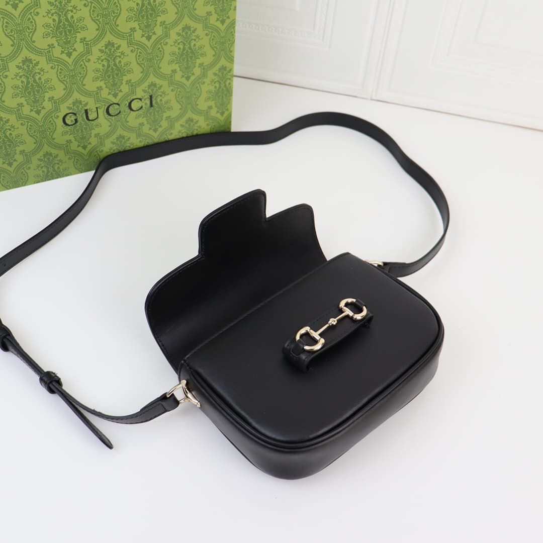 C4032 🌟 The Gucci Horsebit 1955 collection/series mini shoulder bag appears in a romantic advertisement for the Qixi Festival, guided by creative director Sabato De Sarno’s vision. This new handbag from the Gucci Horsebit 1955 series features a double-loo — image 7