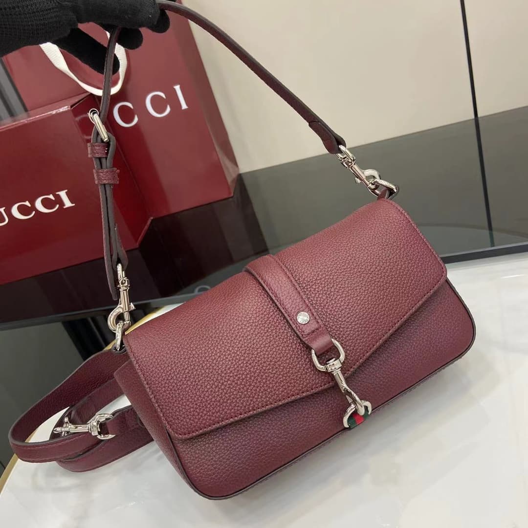 C4025 💎 Hook-closure, small-sized crossbody bag 🔥 High-quality from the official store; top-tier original items. “Original material / Official store dustproof bag”. Photo proof of actual product. 💯 In stock and available immediately! — image 5
