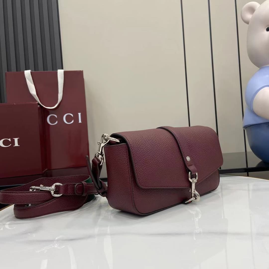 C4025 💎 Hook-closure, small-sized crossbody bag 🔥 High-quality from the official store; top-tier original items. “Original material / Official store dustproof bag”. Photo proof of actual product. 💯 In stock and available immediately! — image 2