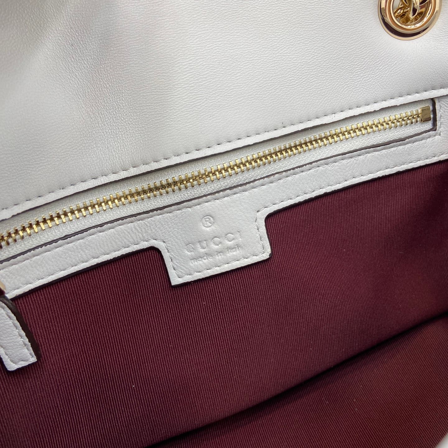 C4007 💎500💎 The iconic GG Marmont collection features unique double G designs and cut-link straps made from soft leather, creating a gentle-shaped bag. The minimalist rear pocket makes medium and large-sized bags more practical to use. — image 8