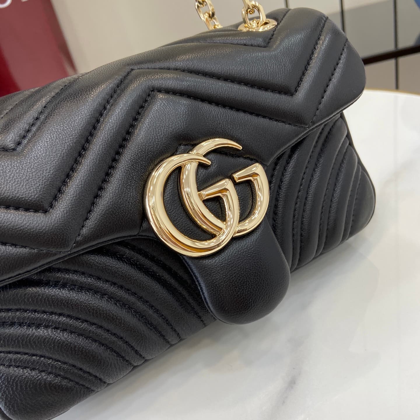C4011 💎460💎 The iconic GG Marmont collection features unique double G designs and chain-style straps made from soft leather, creating a gentle, elegant bag shape. — image 5