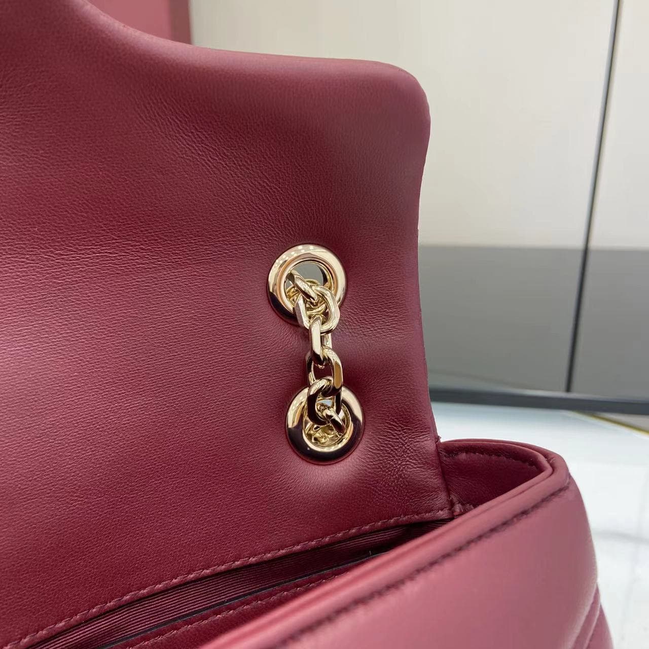 C4012 💎460💎 The iconic GG Marmont collection features unique double G designs and cut-chain straps made from soft leather, creating a gentle-shaped bag. — image 8