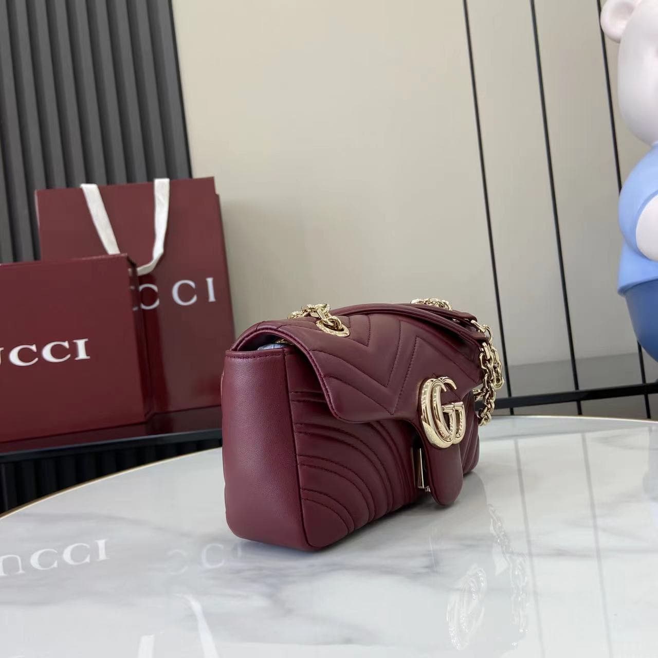 C4012 💎460💎 The iconic GG Marmont collection features unique double G designs and cut-chain straps made from soft leather, creating a gentle-shaped bag. — image 2