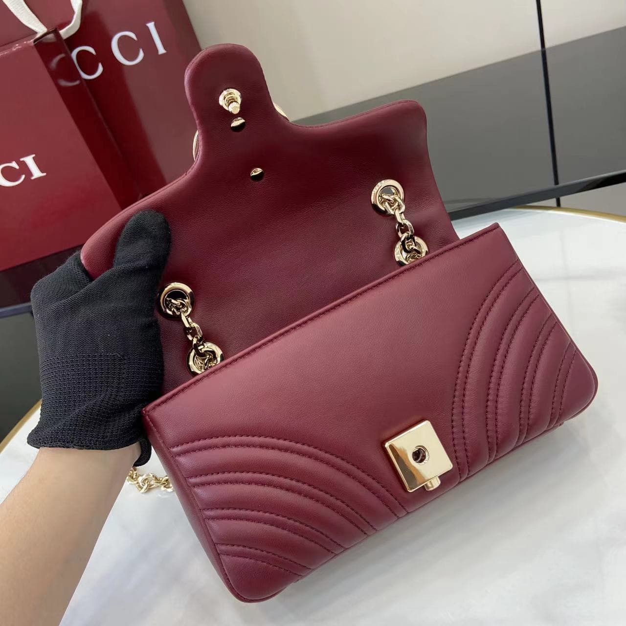 C4012 💎460💎 The iconic GG Marmont collection features unique double G designs and cut-chain straps made from soft leather, creating a gentle-shaped bag. — image 7