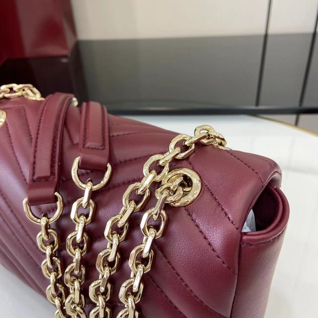 C4012 💎460💎 The iconic GG Marmont collection features unique double G designs and cut-chain straps made from soft leather, creating a gentle-shaped bag. — image 6