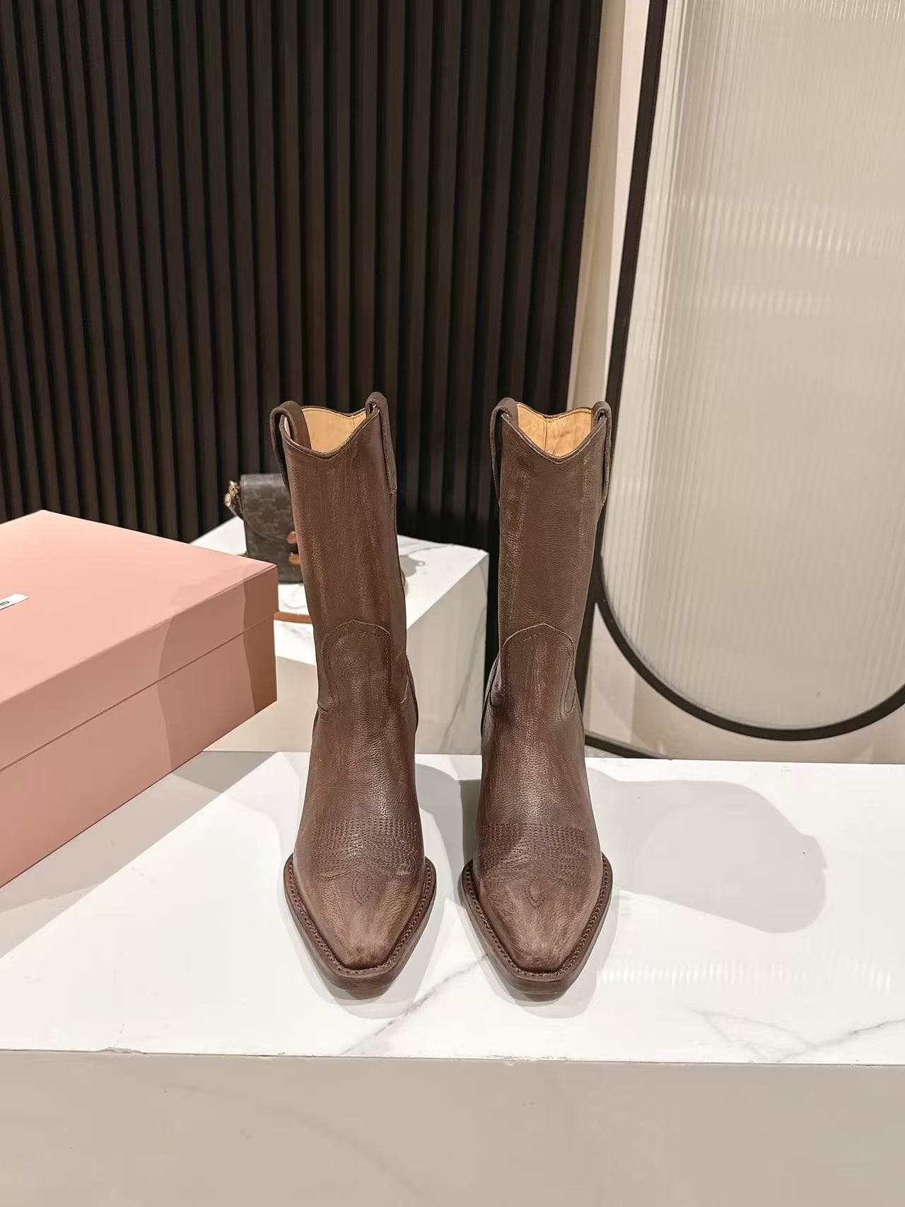 D10555 MiuMiu Miu’s latest autumn/winter Western cowboy boots — image 1