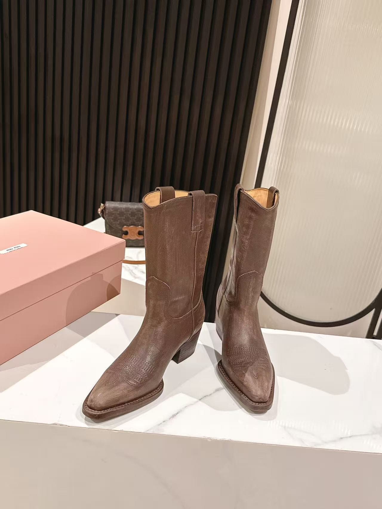 D10555 MiuMiu Miu’s latest autumn/winter Western cowboy boots — image 3