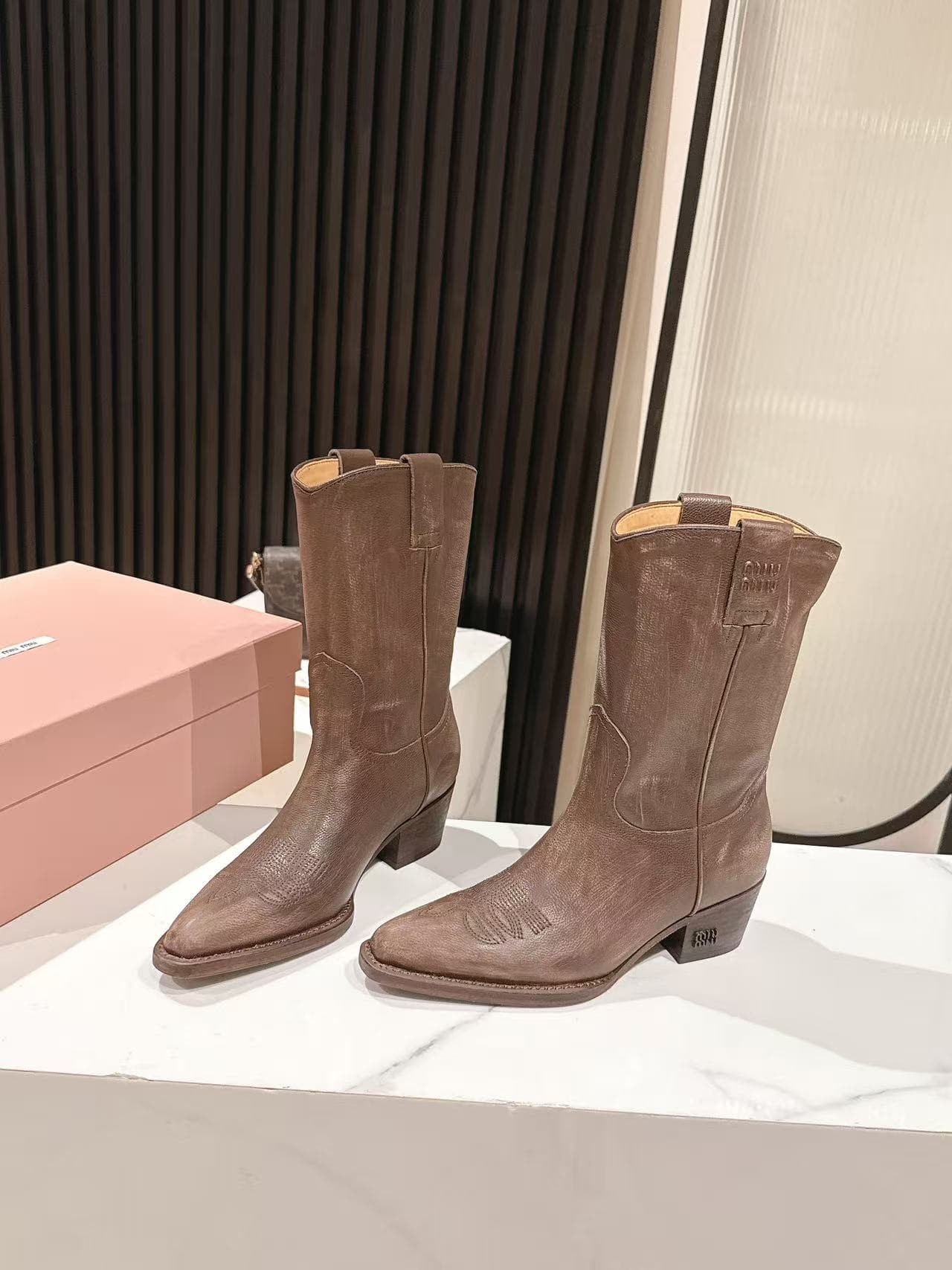 D10555 MiuMiu Miu’s latest autumn/winter Western cowboy boots — image 2