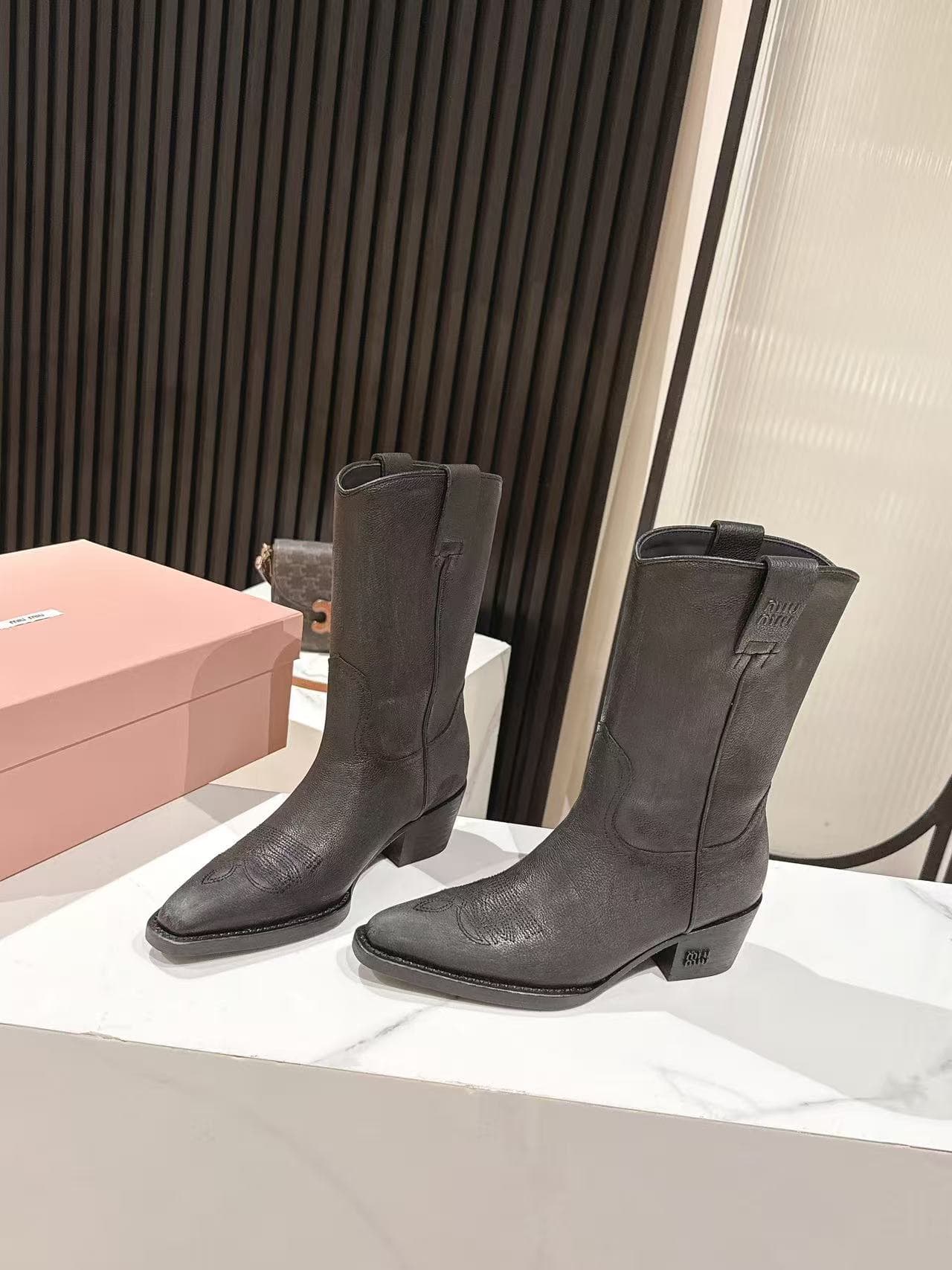 D10554 MiuMiu Miu’s latest autumn/winter Western cowboy boots — image 2