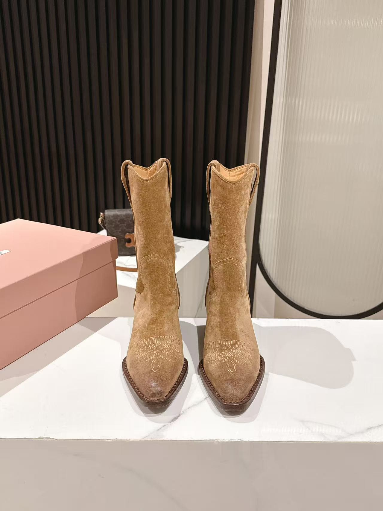 D10553 MiuMiu Miu’s latest autumn/winter western cowboy boots — image 1
