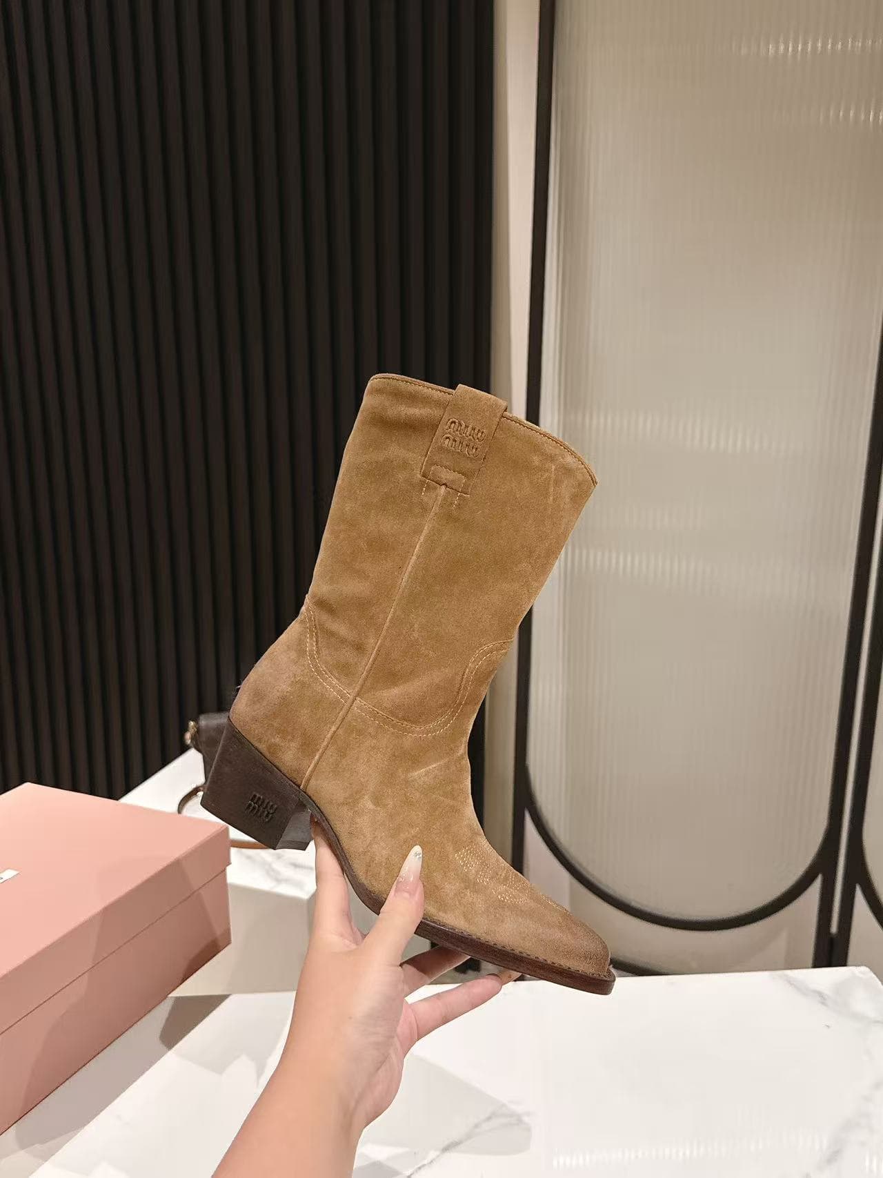 D10553 MiuMiu Miu’s latest autumn/winter western cowboy boots — image 5