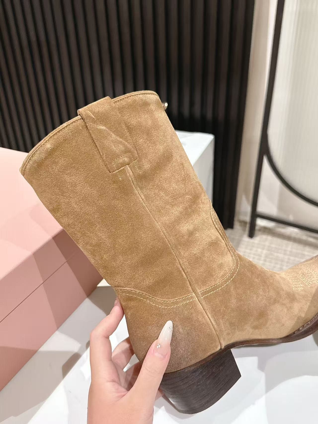D10553 MiuMiu Miu’s latest autumn/winter western cowboy boots — image 8