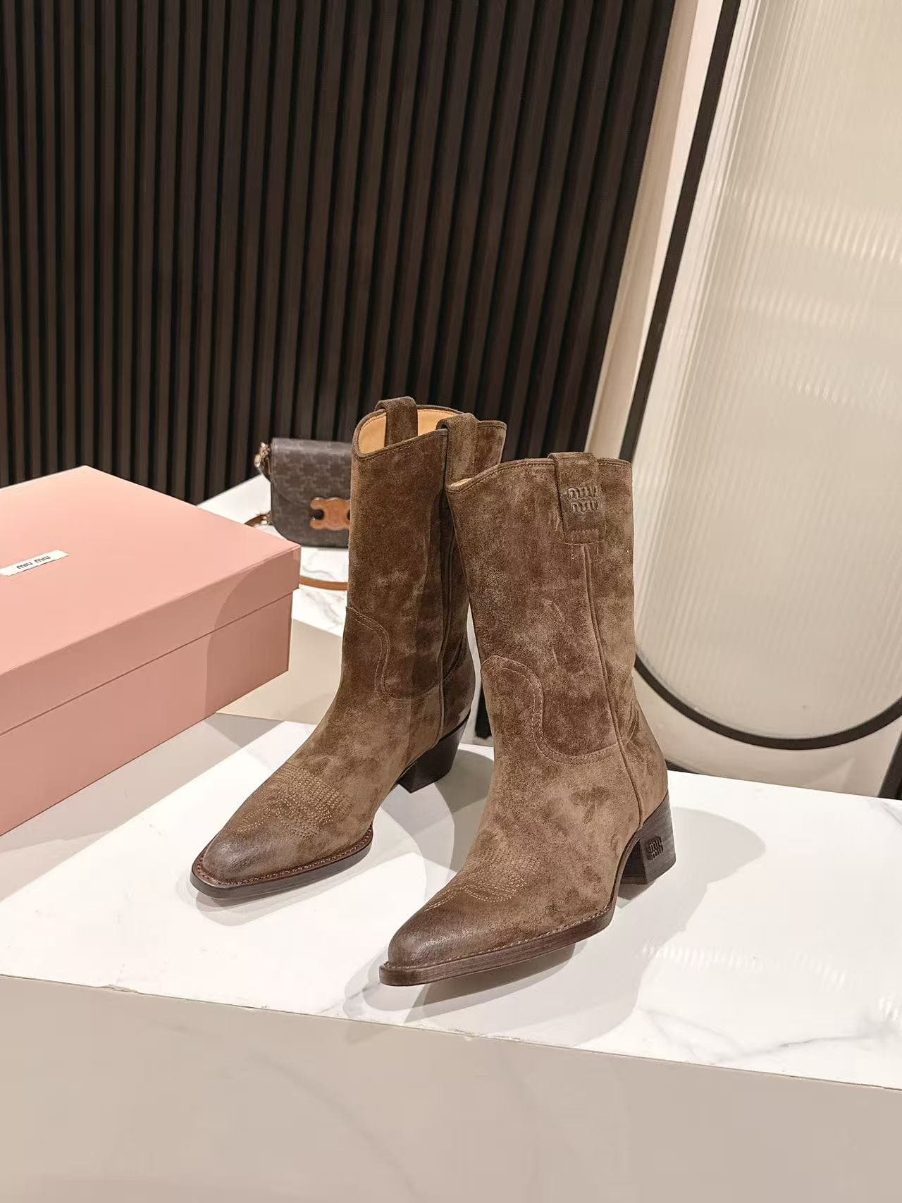 D10552 MiuMiu Miu’s latest autumn/winter Western cowboy boots — image 4
