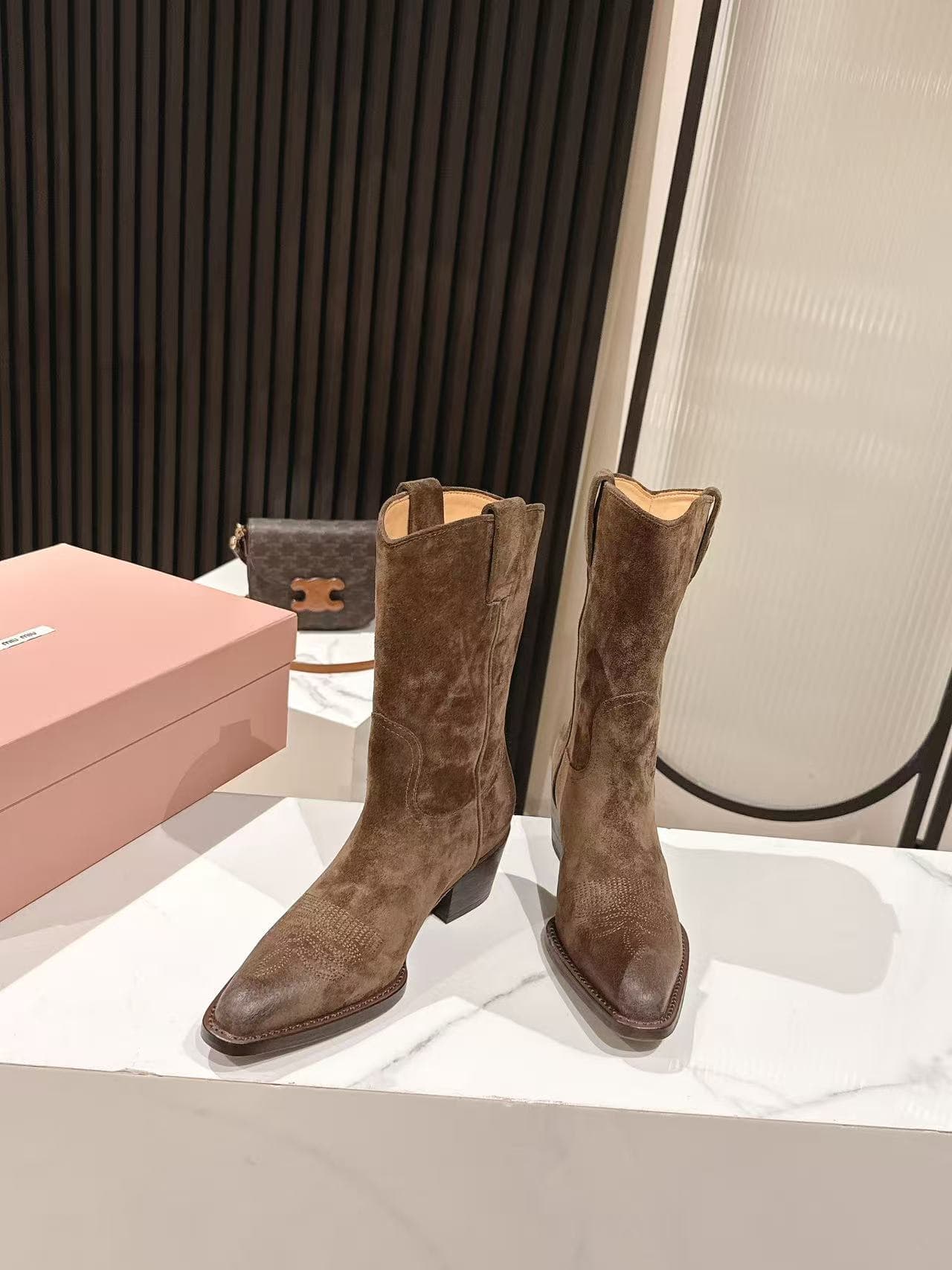 D10552 MiuMiu Miu’s latest autumn/winter Western cowboy boots — image 3