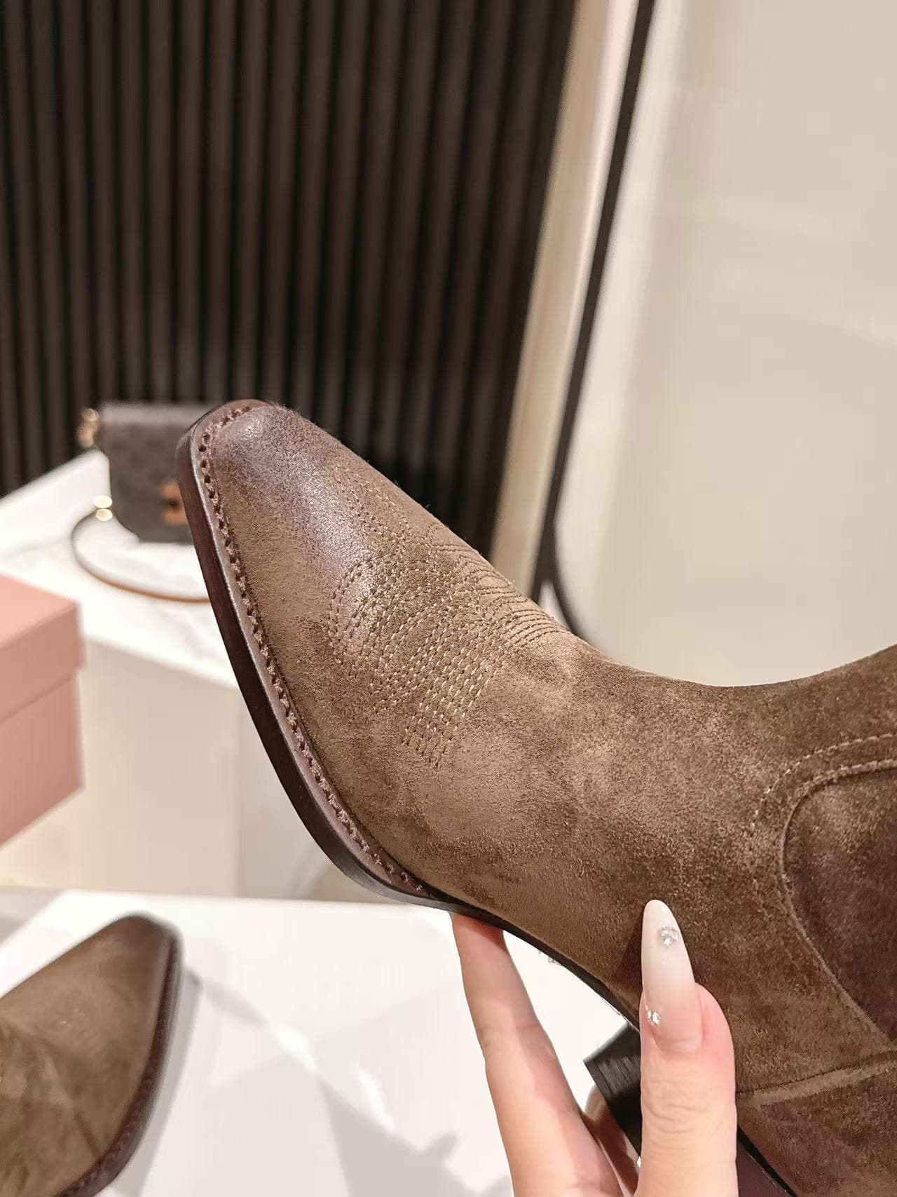 D10552 MiuMiu Miu’s latest autumn/winter Western cowboy boots — image 6