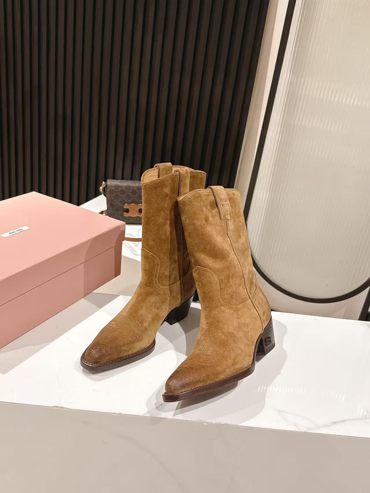 D10551 MiuMiu Miu’s latest autumn/winter western cowboy boots — image 4