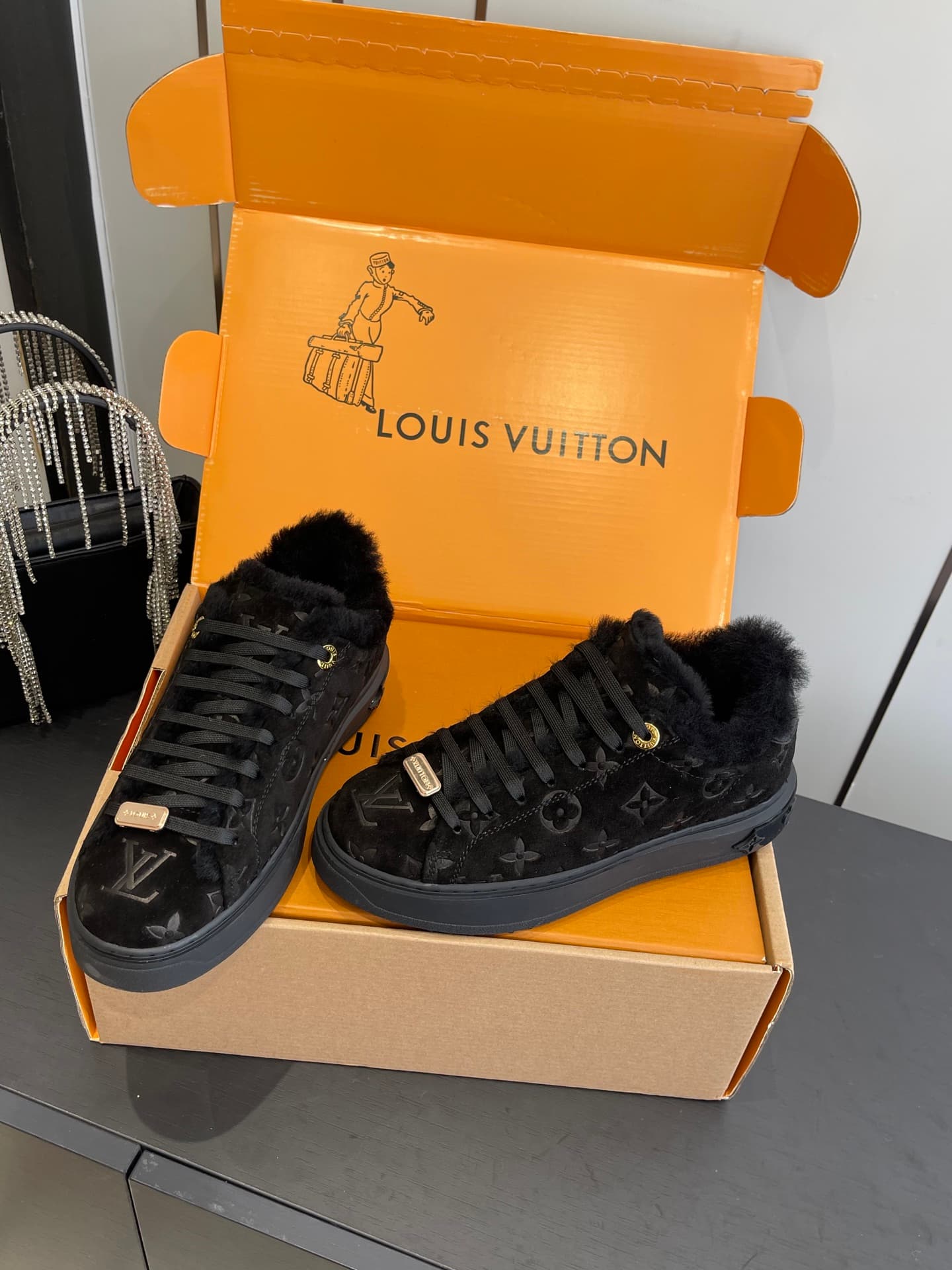 D9149 🏧𝐋𝐕 Louis Vuitton TIME OUT casual sneakers, soft fabric for beginners — image 8