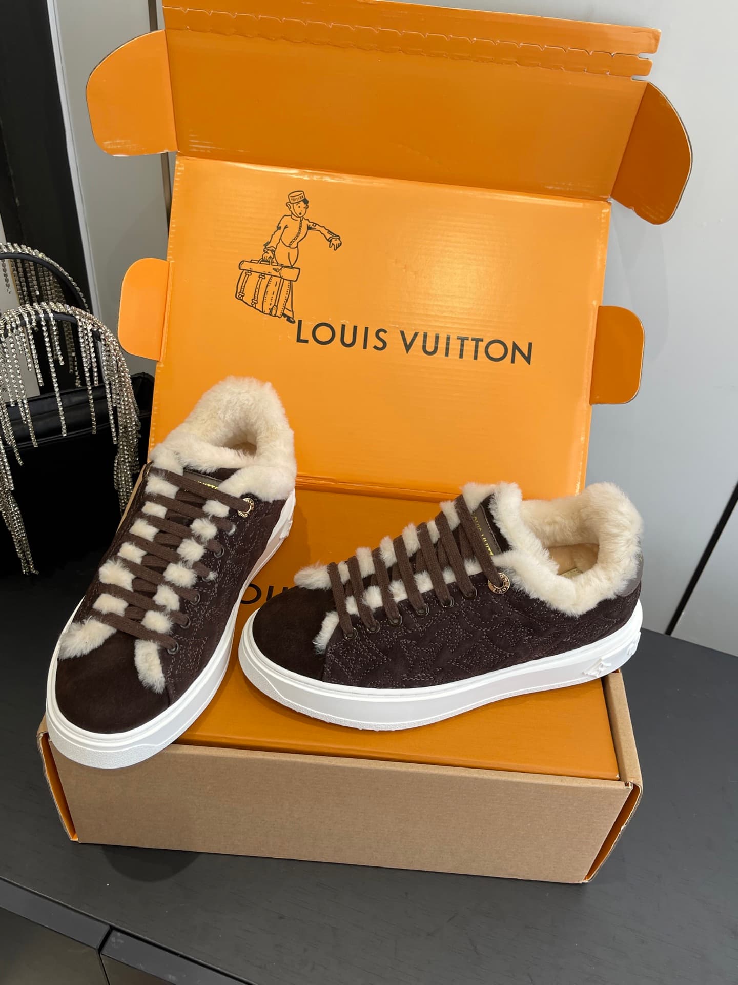 D9145 🏧𝐋𝐕 Louis Vuitton TIME OUT casual sneakers, soft fabric for beginners — image 8