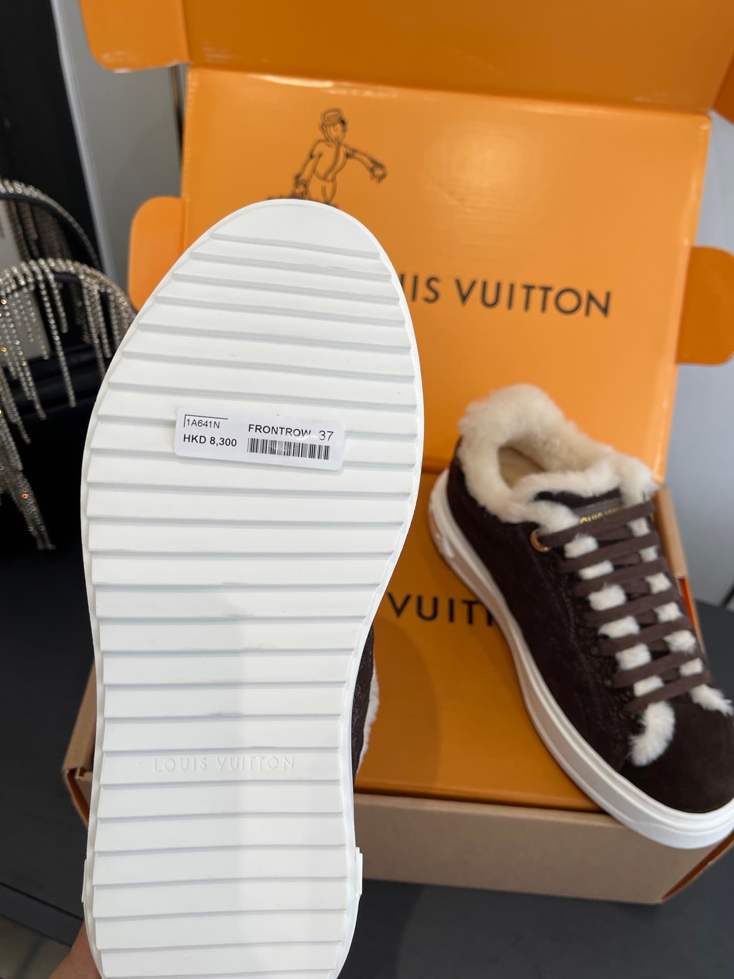 D9145 🏧𝐋𝐕 Louis Vuitton TIME OUT casual sneakers, soft fabric for beginners — image 6
