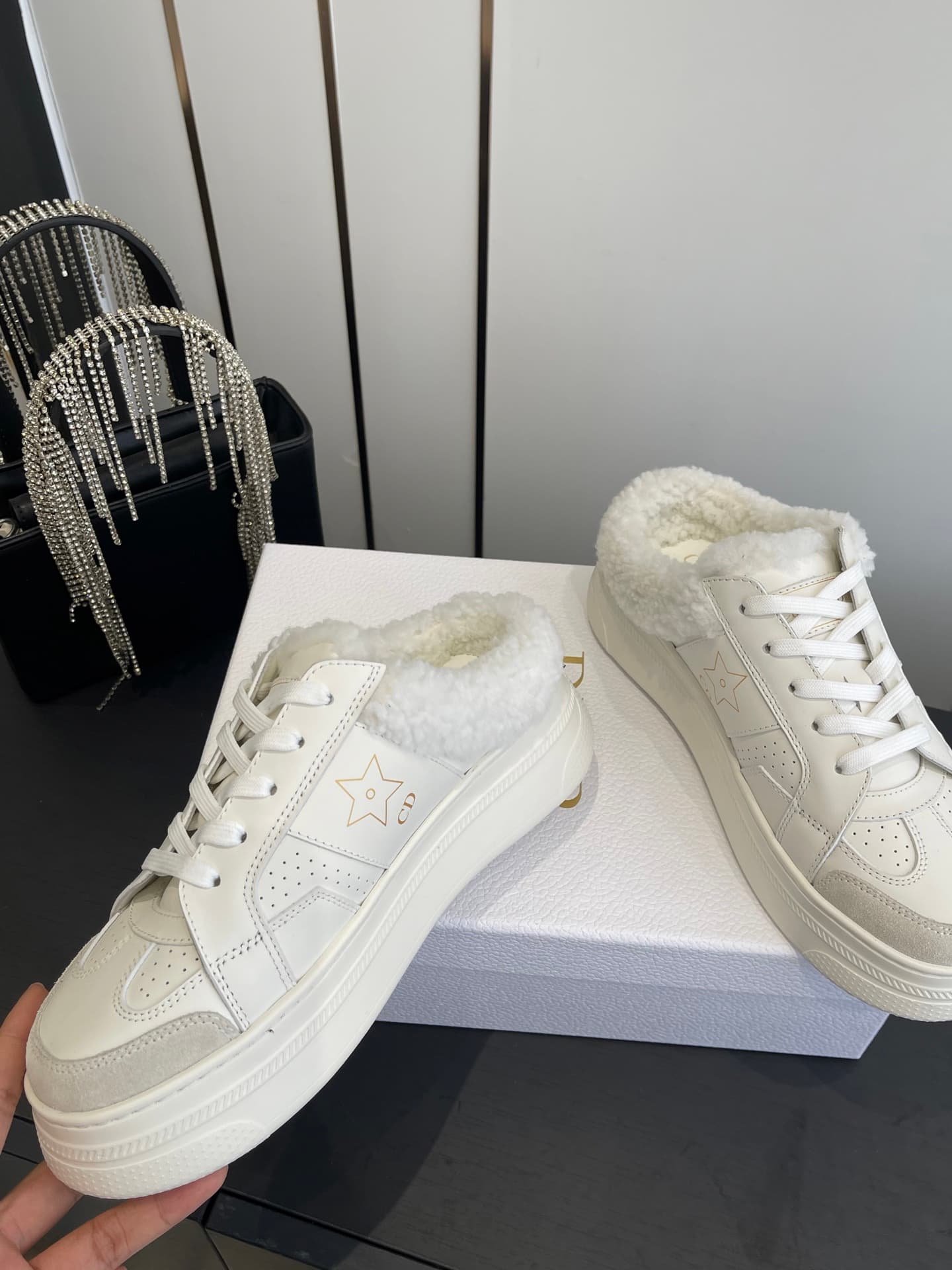 D5728 🏧𝐃𝐢𝐨𝐫 Dioxi’s new autumn/winter collection – woolen🐑 shoes with a thick heel and semi-trampoline design. Classic, elegant, and comfortable; they look great when worn, and also help to highlight one’s style. It’s a top-tier product! — image 4