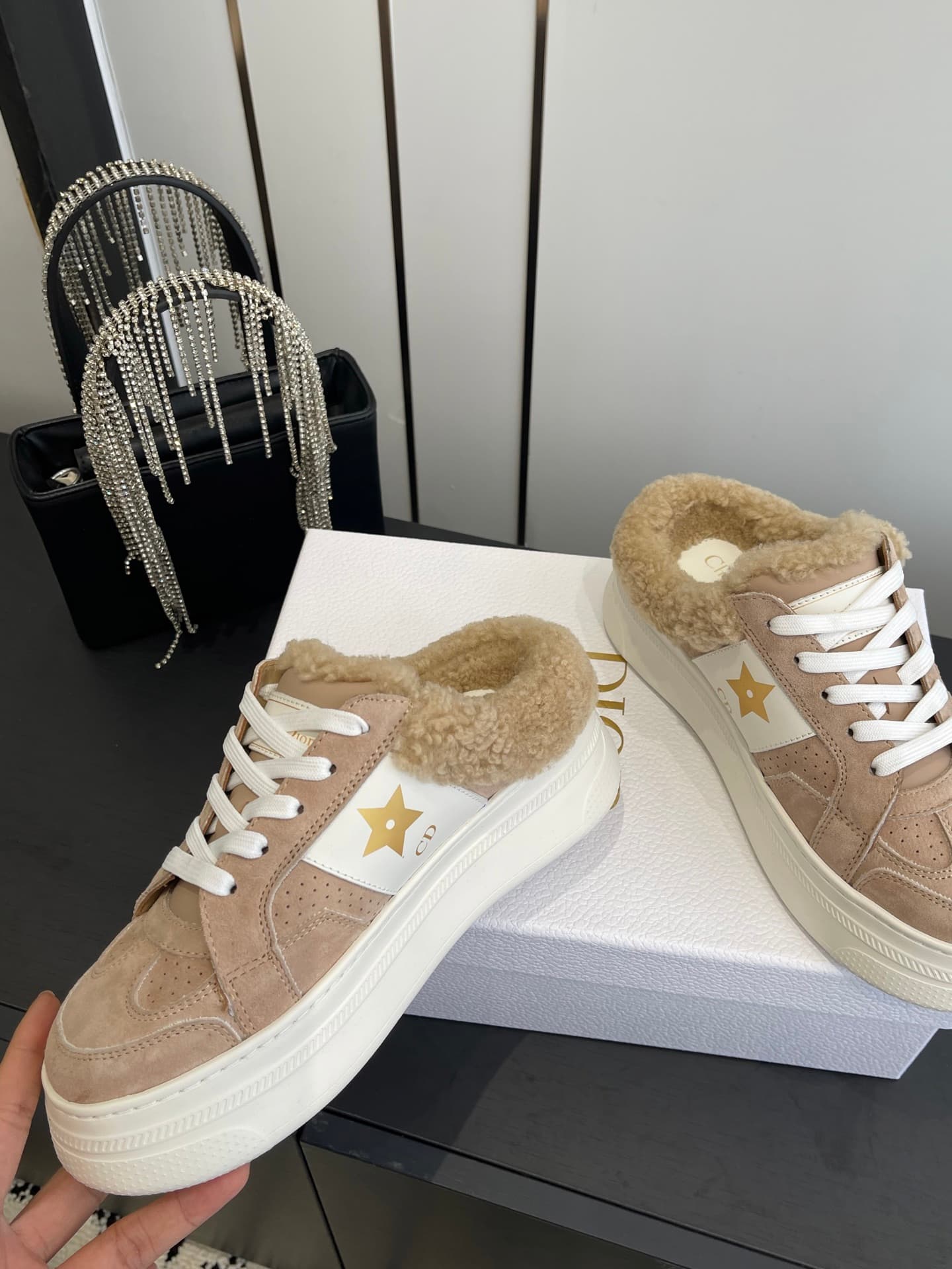 D5727 🏧𝐃𝐢𝐨𝐫 Diō’s new autumn/winter collection – woolen shoes with a thick sole and a semi-tramp style. Classic, elegant, and comfortable; they look great when worn, and enhance one’s style. It’s a top-quality version of the original design! — image 4