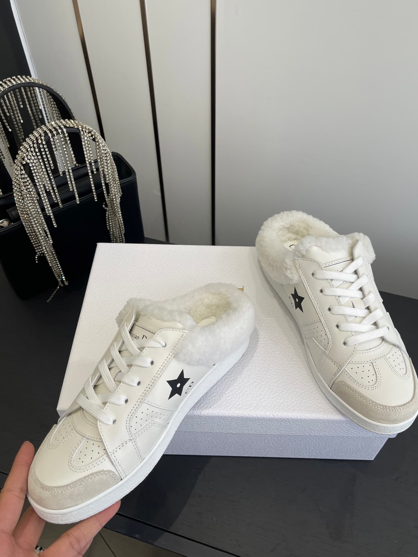 D5726 🏧𝐃𝐢𝐨𝐫 Dioxi’s new autumn/winter collection – woolen shoes with a thin sole and semi-towable design. Classic, elegant, and comfortable; they look great when worn, and truly reflect one’s style. It’s a top-tier product! — image 4