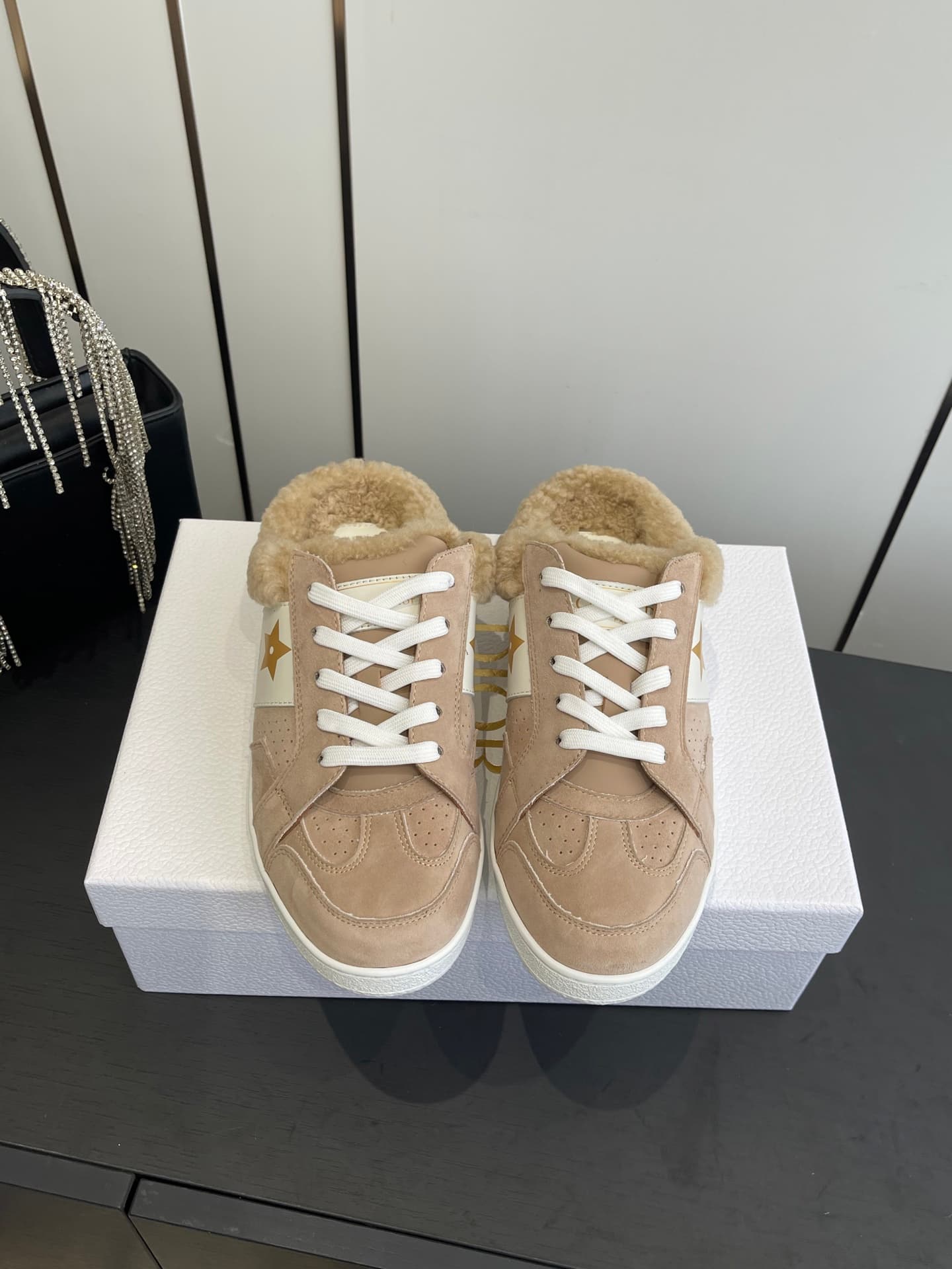 D5724 🏧𝐃𝐢𝐨𝐫 Diō’s new autumn/winter collection – woolen🐑 shoes with a thin sole and semi-towable design. Classic, elegant, and comfortable; they look great when worn, and truly enhance one’s style. It’s a top-tier version of the original design! — image 2