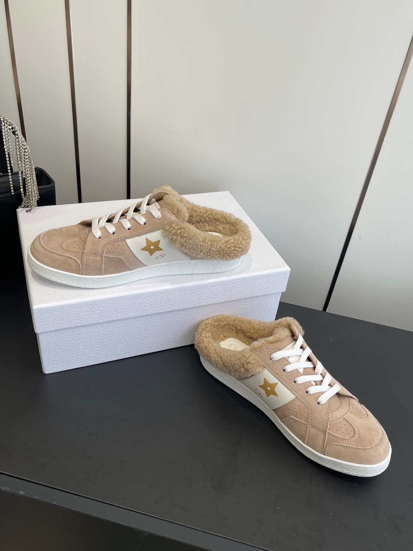 D5724 🏧𝐃𝐢𝐨𝐫 Diō’s new autumn/winter collection – woolen🐑 shoes with a thin sole and semi-towable design. Classic, elegant, and comfortable; they look great when worn, and truly enhance one’s style. It’s a top-tier version of the original design! — image 8