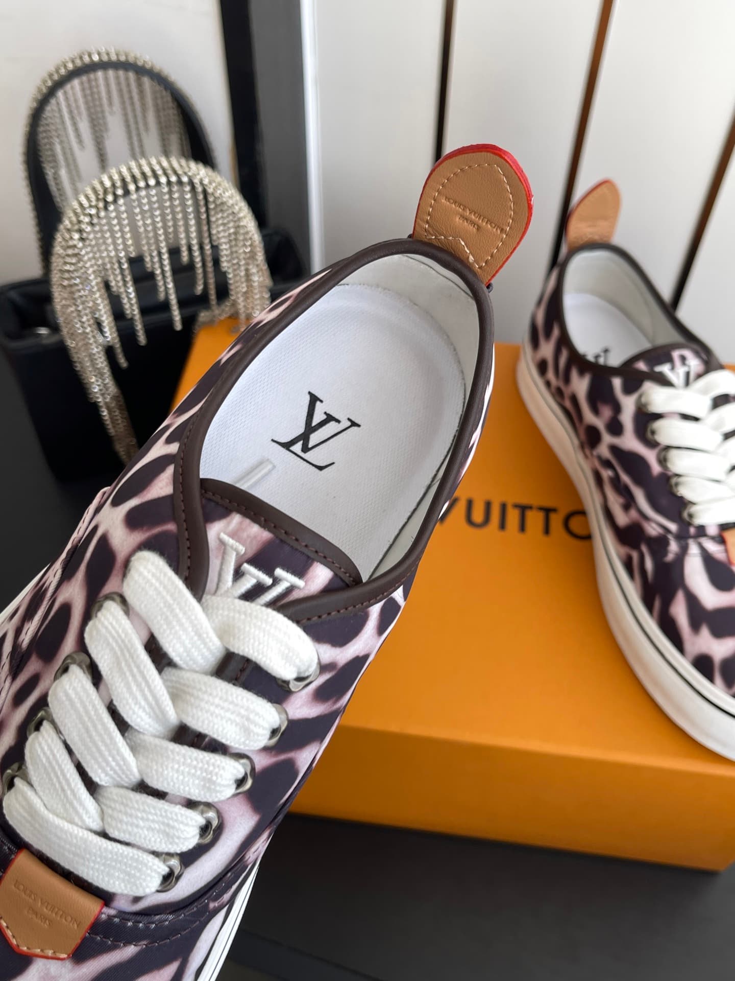 D9107 🏧𝐋𝐕 Louis Vuitton 2027 spring/summer collection – LV Combi flat shoes with canvas prints and casual style💁‍♂️ Men’s board shoes. — image 4