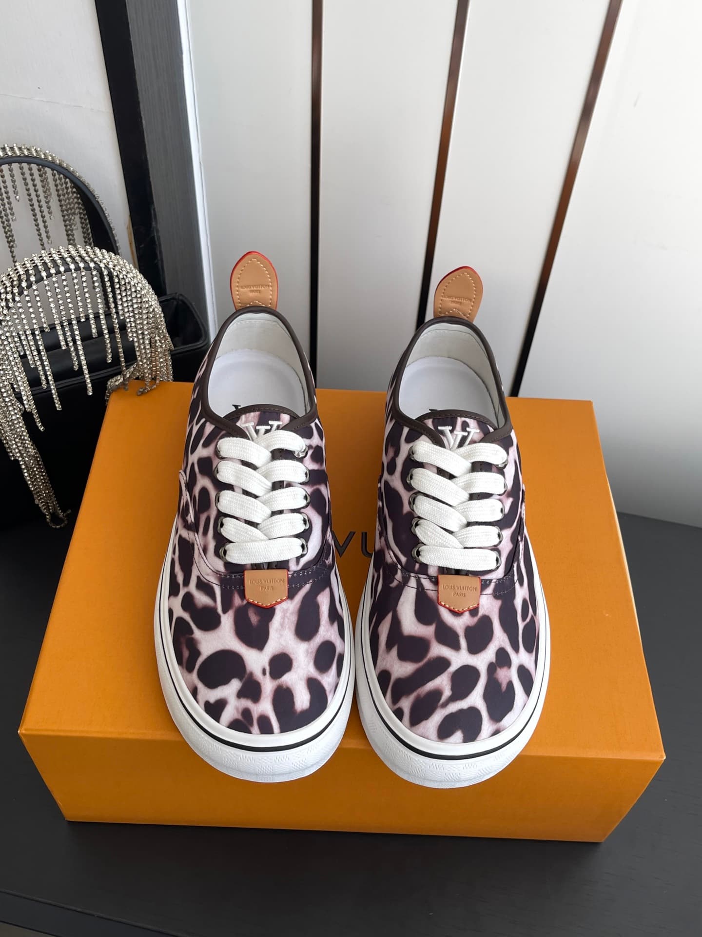D9107 🏧𝐋𝐕 Louis Vuitton 2027 spring/summer collection – LV Combi flat shoes with canvas prints and casual style💁‍♂️ Men’s board shoes. — image 2