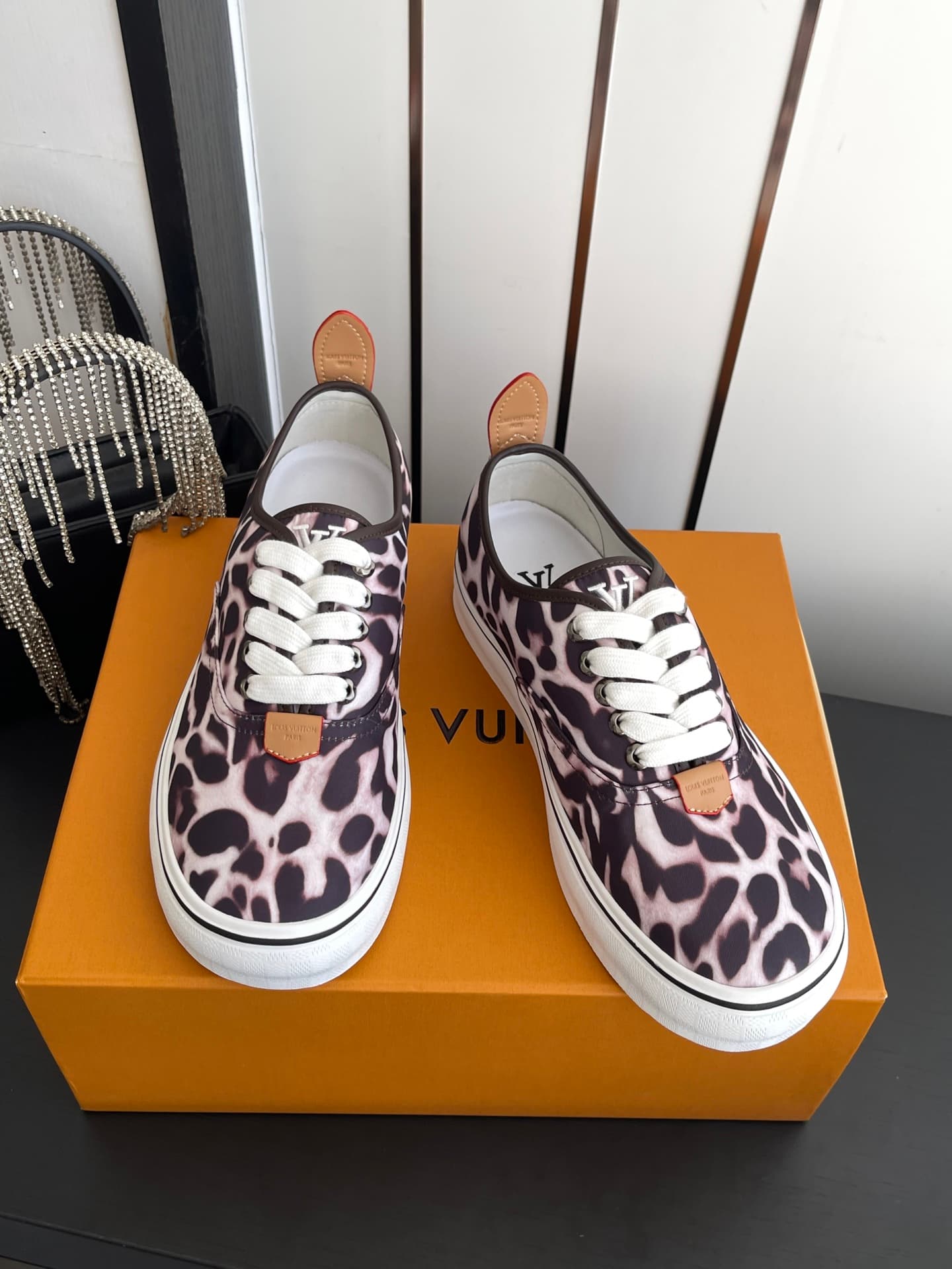 D9107 🏧𝐋𝐕 Louis Vuitton 2027 spring/summer collection – LV Combi flat shoes with canvas prints and casual style💁‍♂️ Men’s board shoes. — image 6