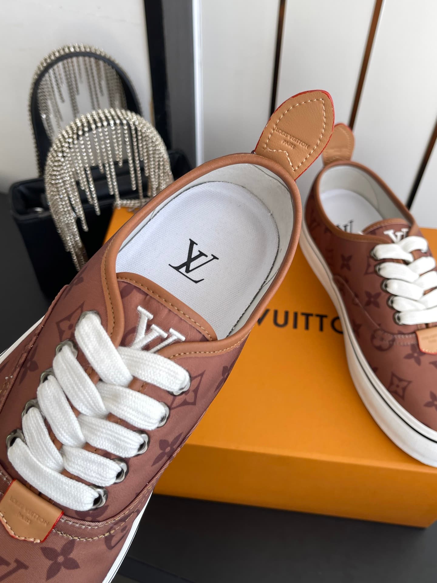 D9108 🏧𝐋𝐕 Louis Vuitton 2027 spring/summer collection – LV Combi flat shoes with canvas prints and casual design💁‍♂️ Men’s board shoes. — image 4
