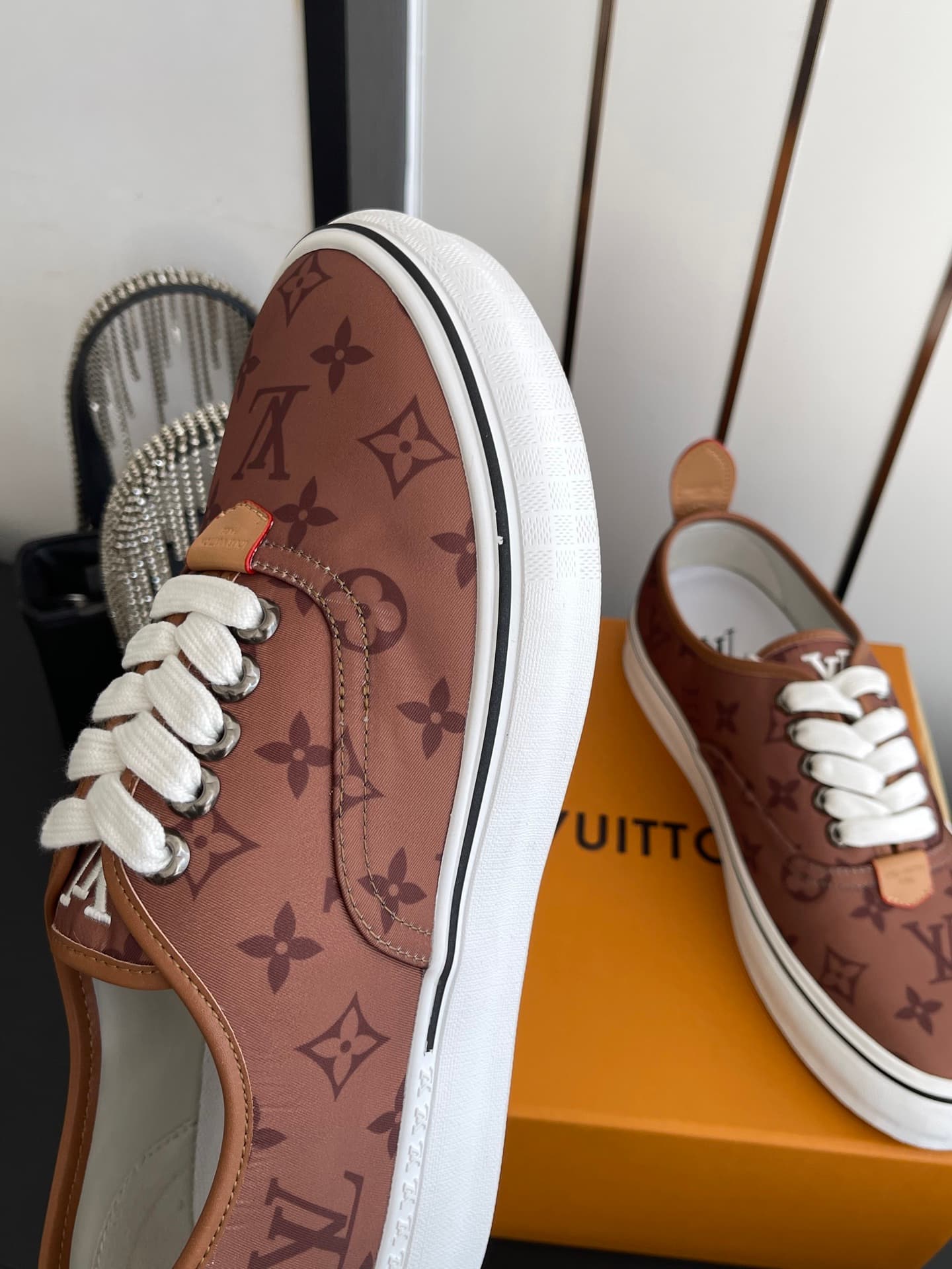 D9108 🏧𝐋𝐕 Louis Vuitton 2027 spring/summer collection – LV Combi flat shoes with canvas prints and casual design💁‍♂️ Men’s board shoes. — image 5