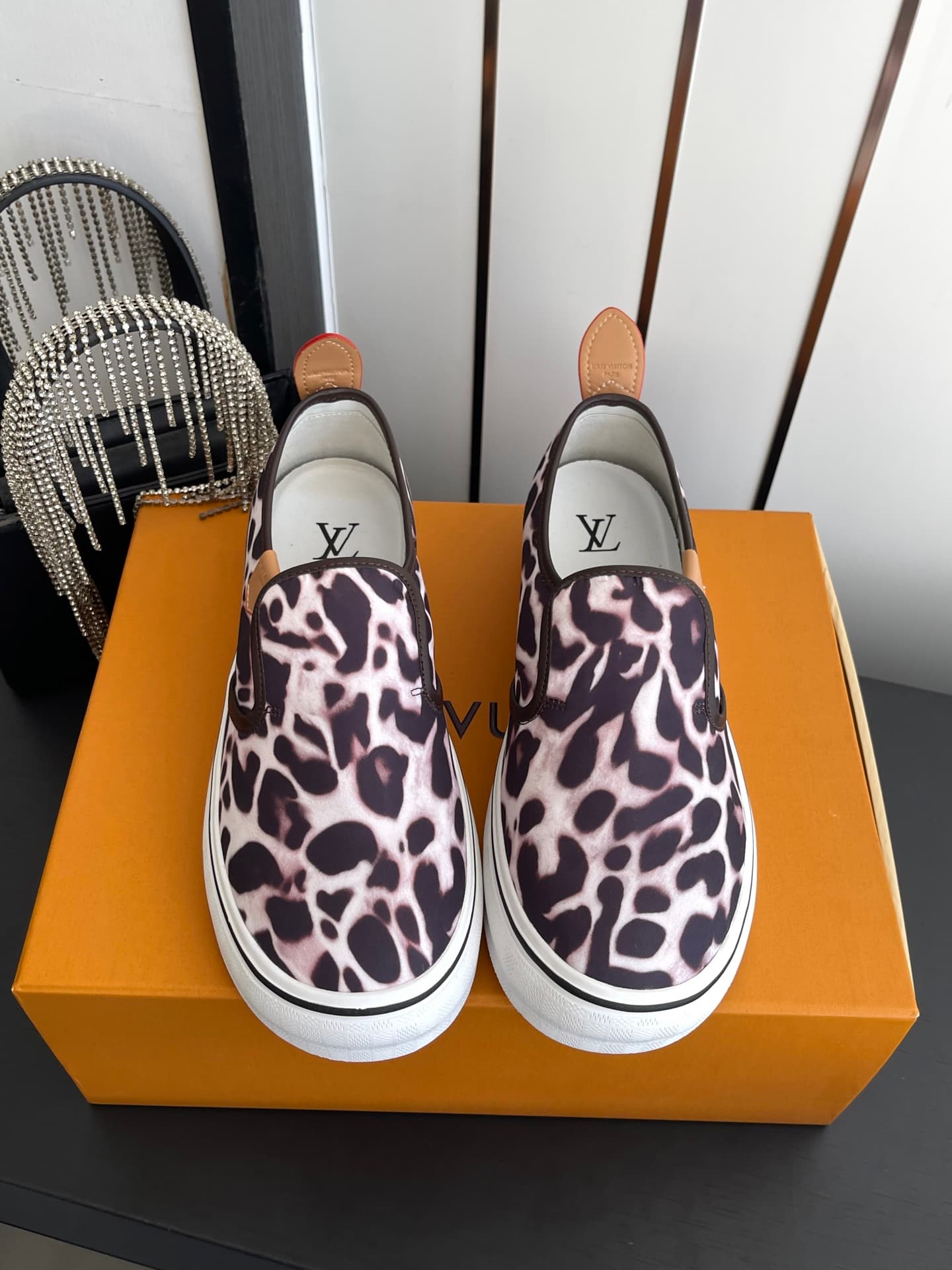 D9115 🏧𝐋𝐕 Louis Vuitton 2027 spring/summer runway-style LV Combi flat shoes, canvas printed casual shoes💁‍♂️ Men’s board shoes. — image 2