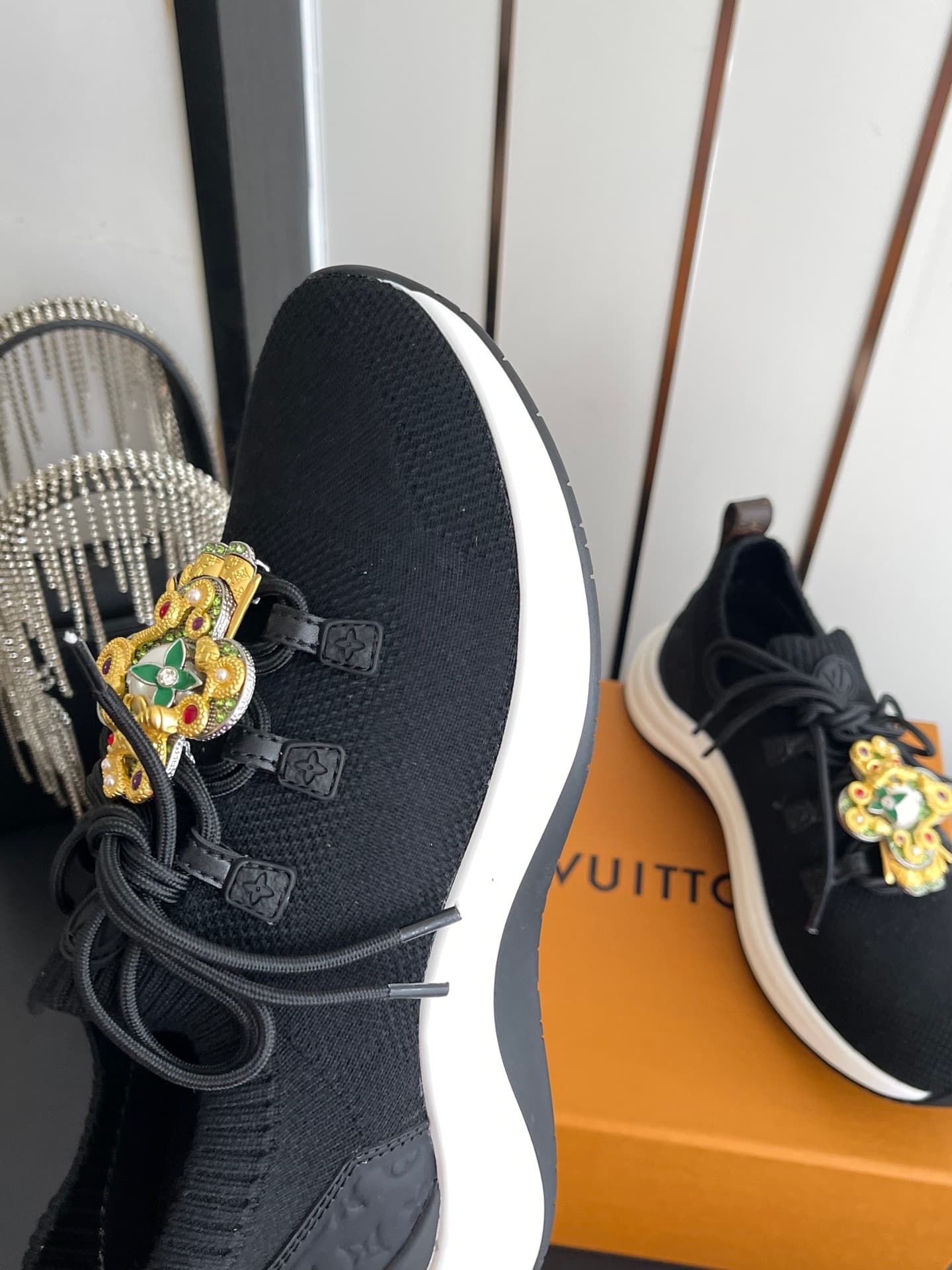 D9118 [Accessories + 120] — image 7