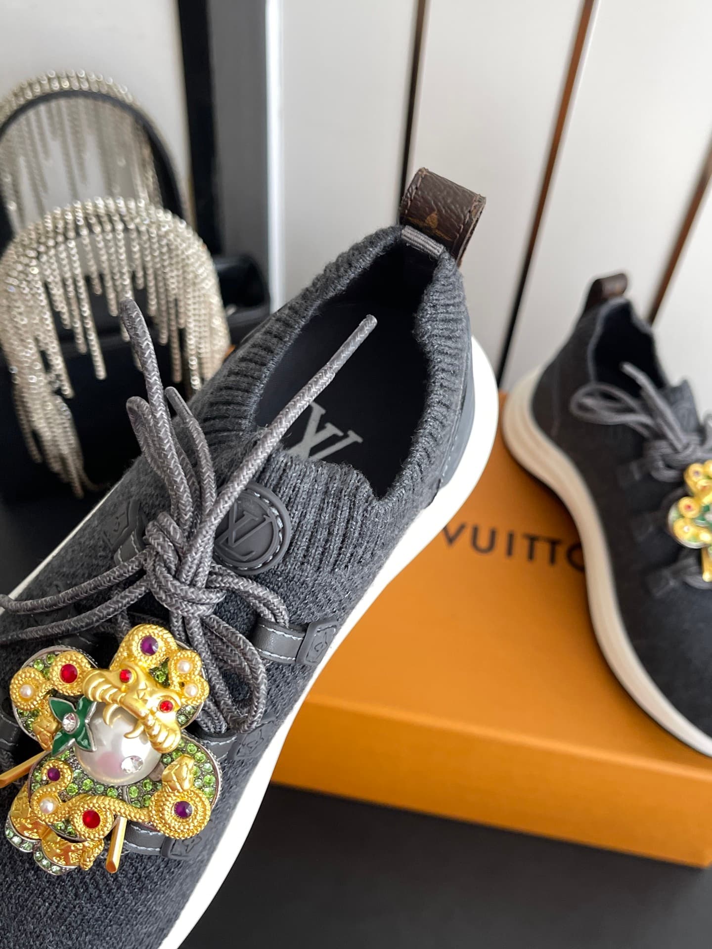 D9122 [Accessories + 120] — image 6