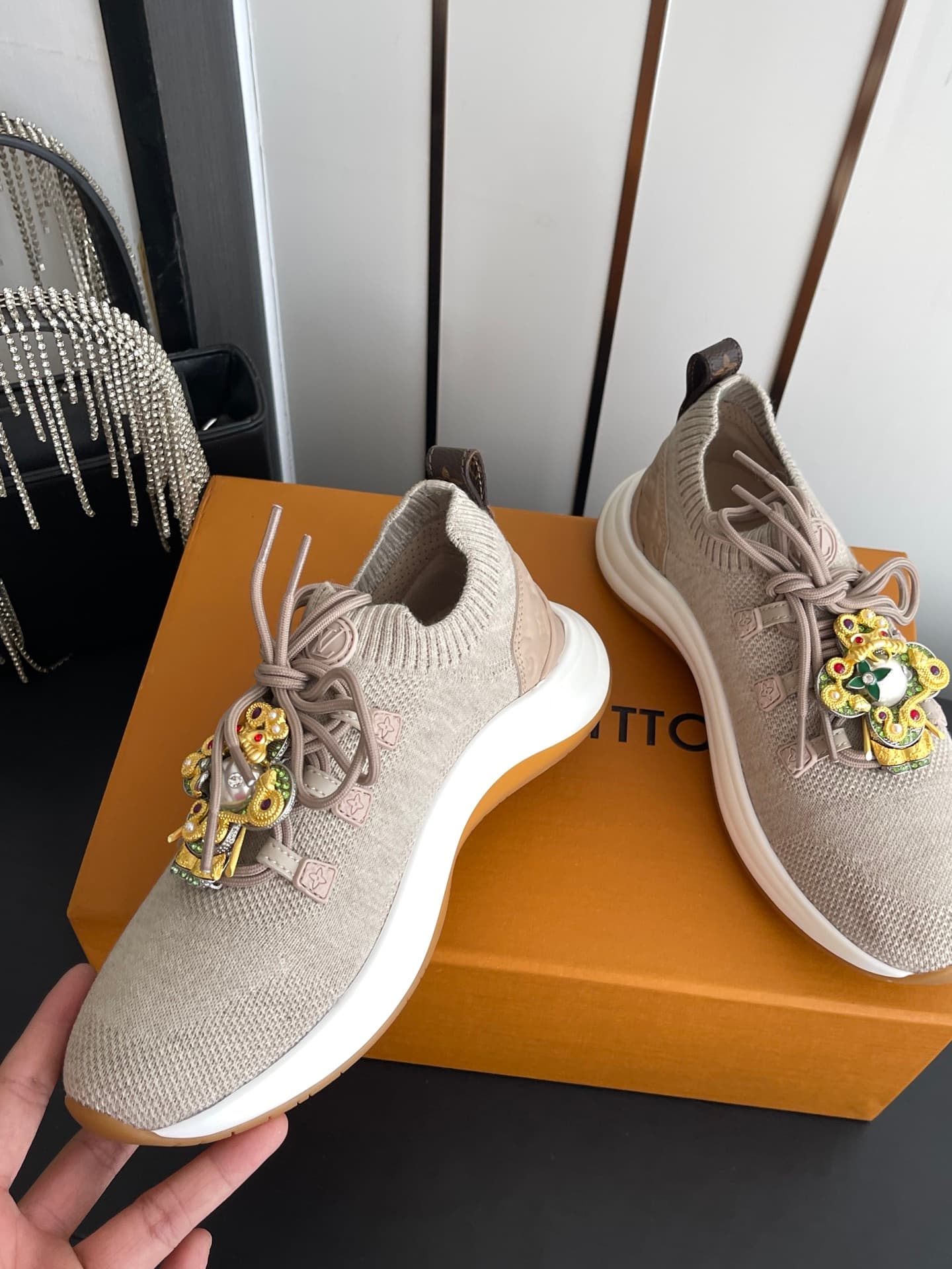 D9124 [Accessories + 120] — image 4