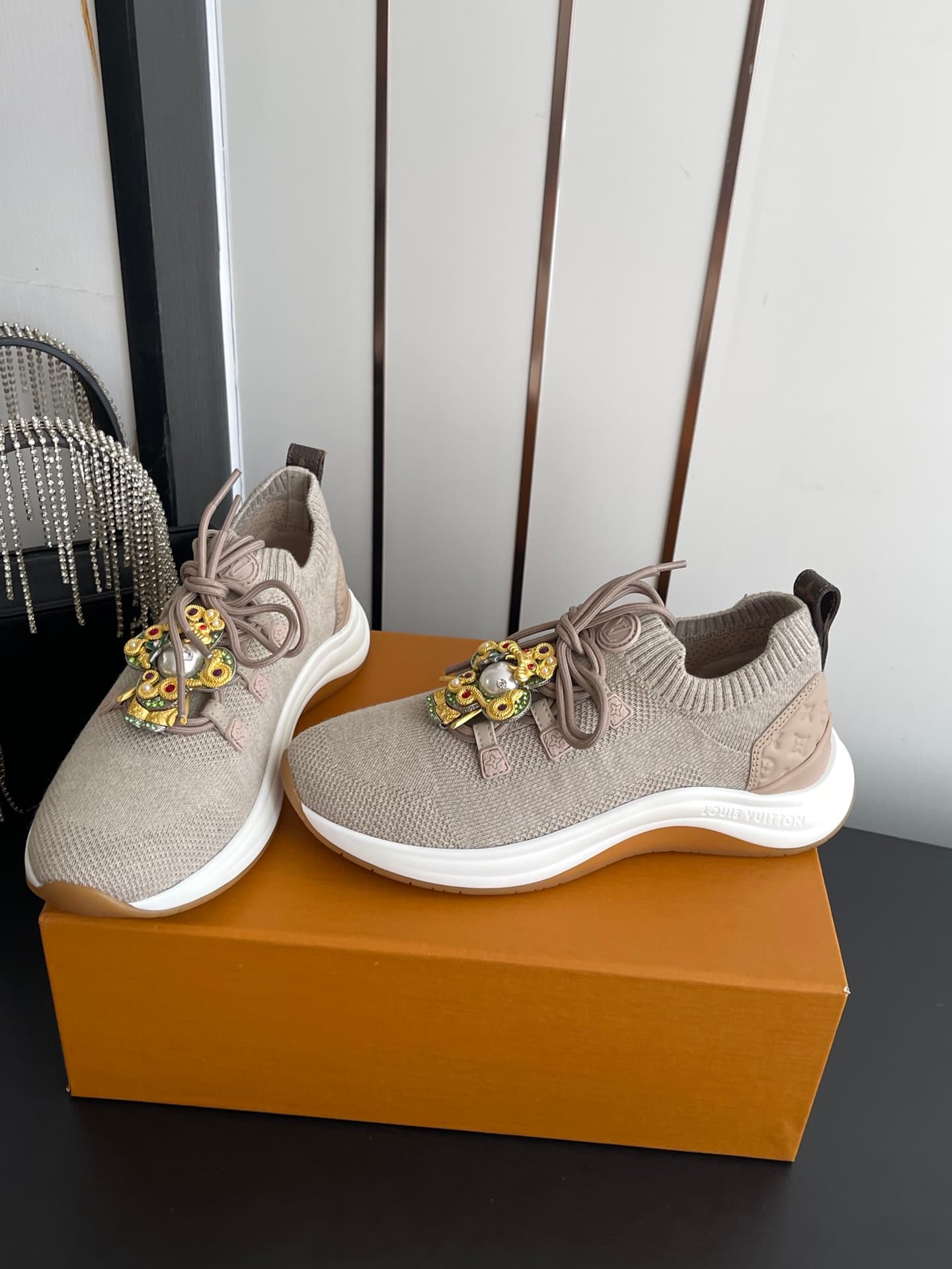 D9124 [Accessories + 120] — image 1