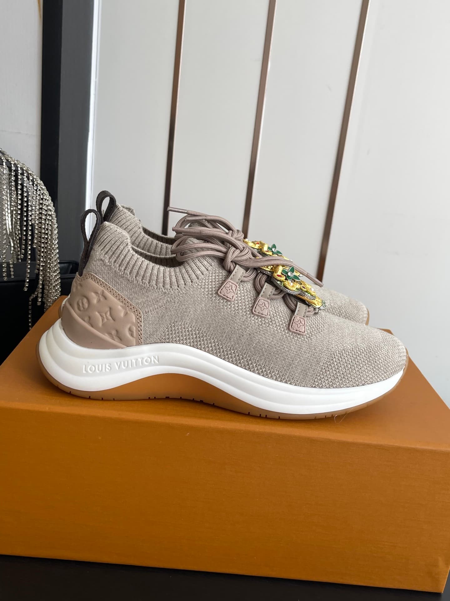 D9124 [Accessories + 120] — image 5