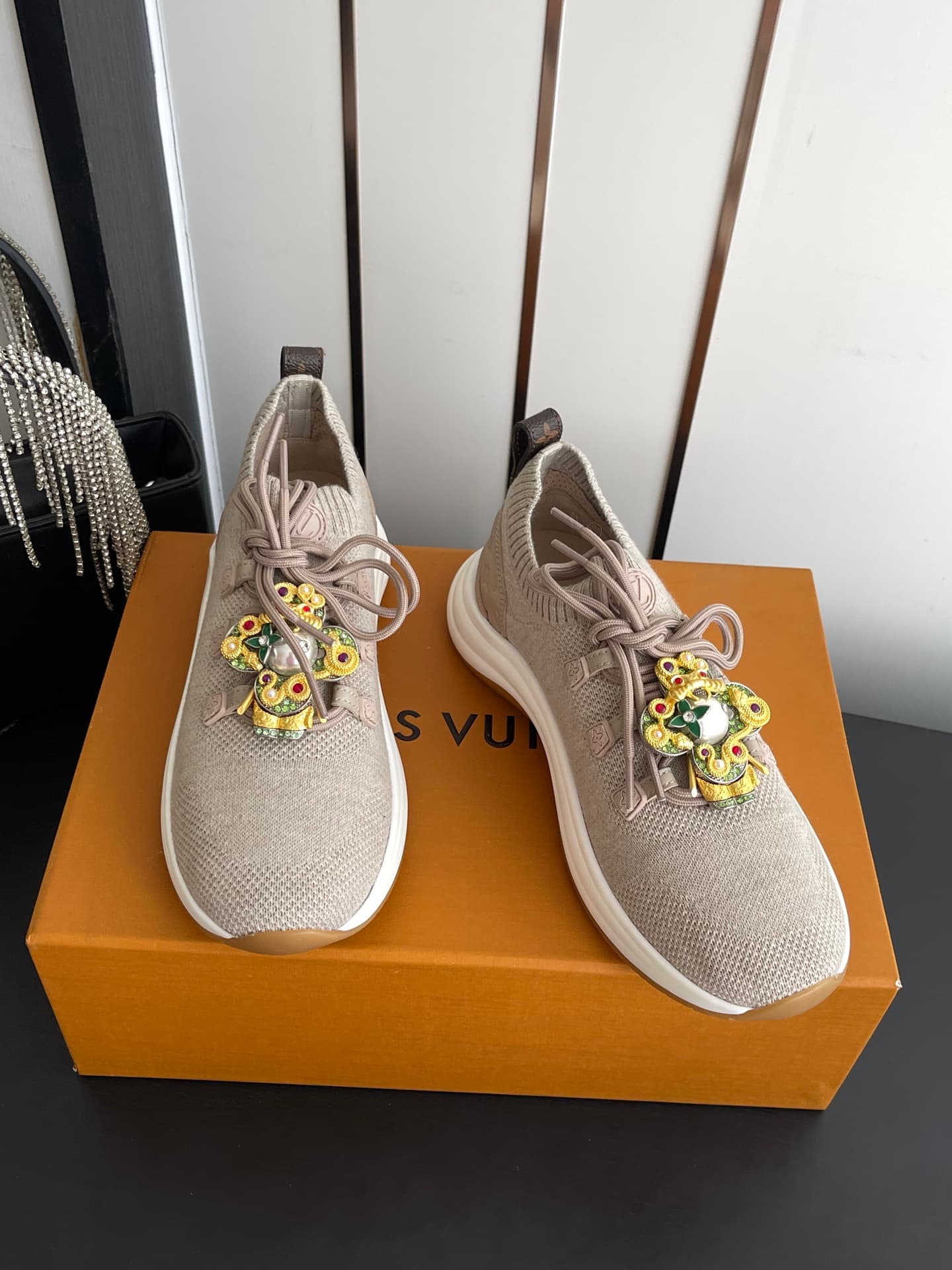D9124 [Accessories + 120] — image 3