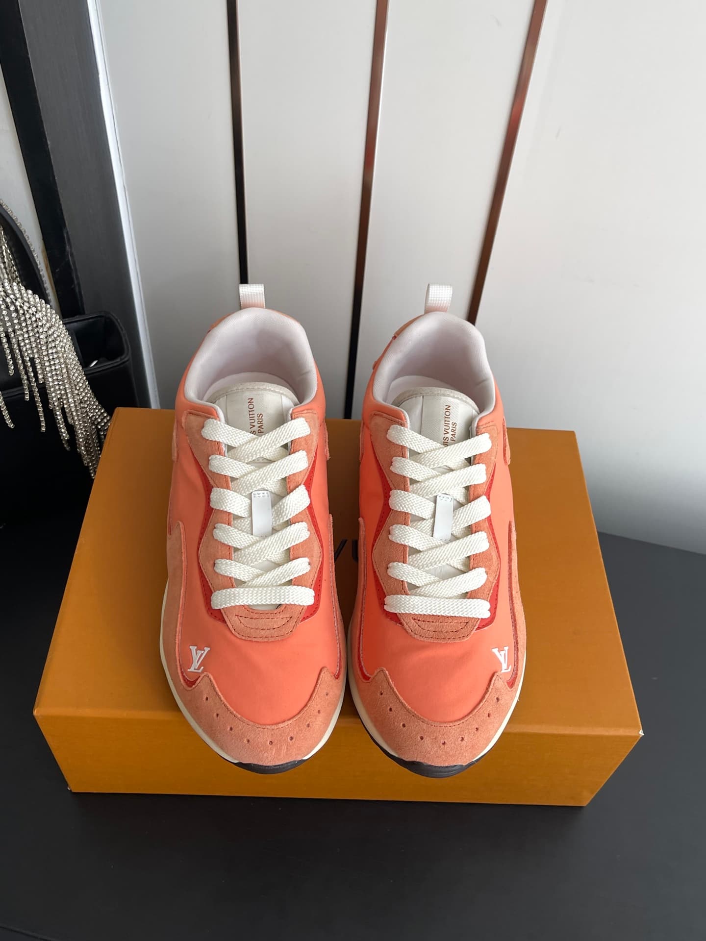 D9134 🏧𝐋𝐕 Dro’s latest collection of casual sneakers — image 2