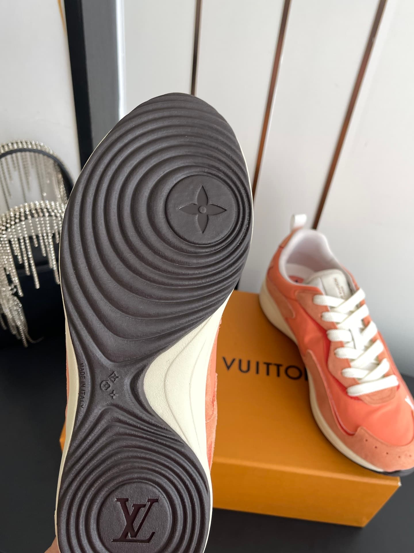 D9134 🏧𝐋𝐕 Dro’s latest collection of casual sneakers — image 8