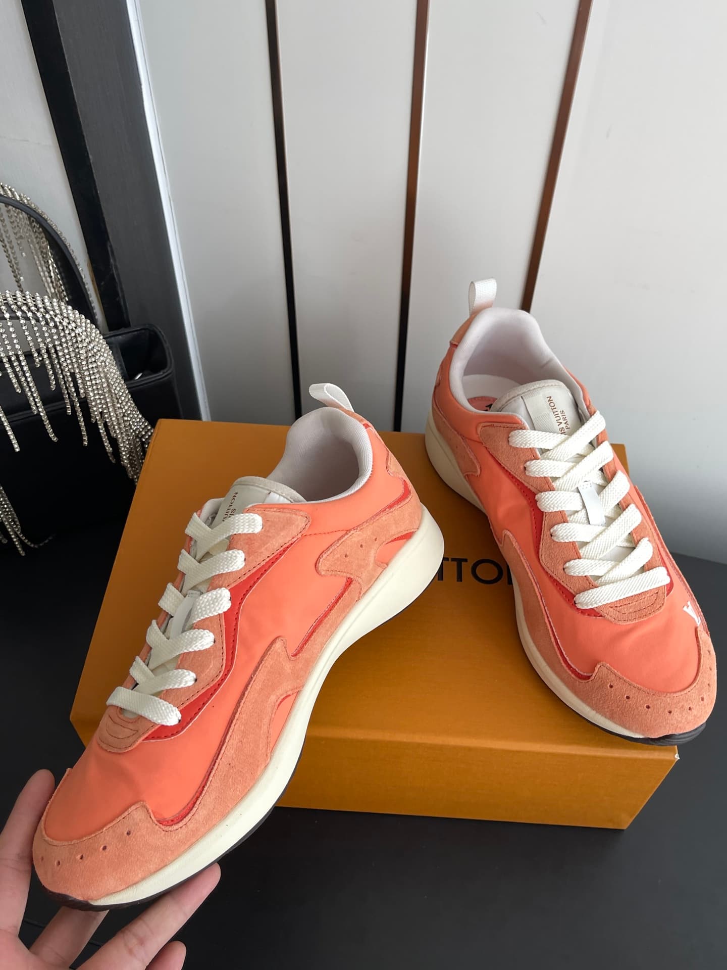 D9134 🏧𝐋𝐕 Dro’s latest collection of casual sneakers — image 3