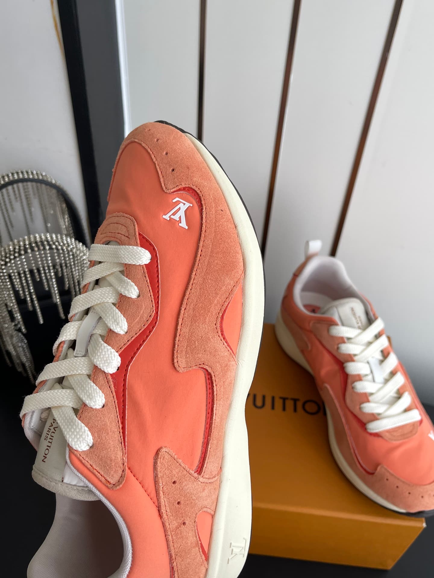 D9134 🏧𝐋𝐕 Dro’s latest collection of casual sneakers — image 5