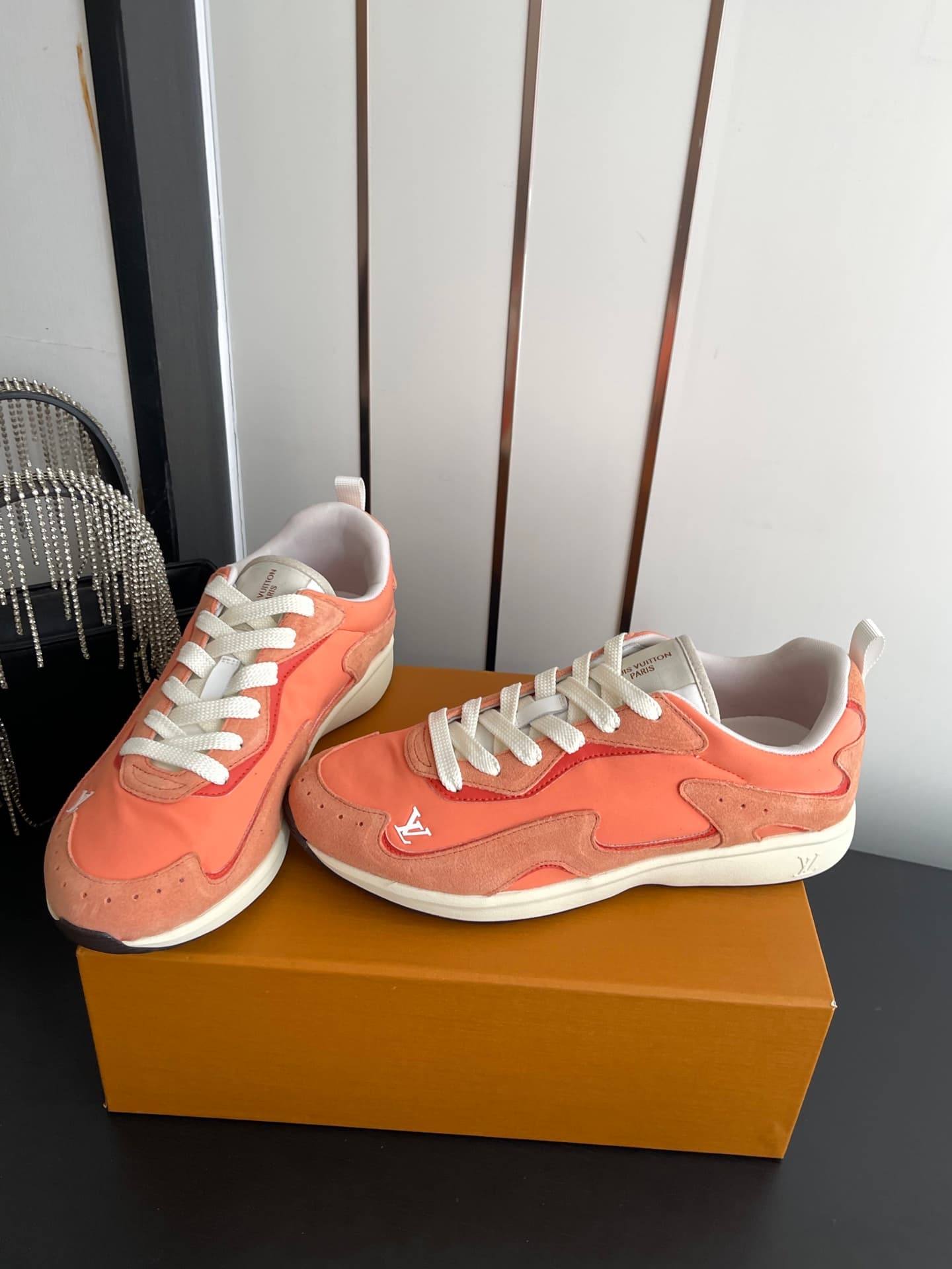 D9134 🏧𝐋𝐕 Dro’s latest collection of casual sneakers — image 7