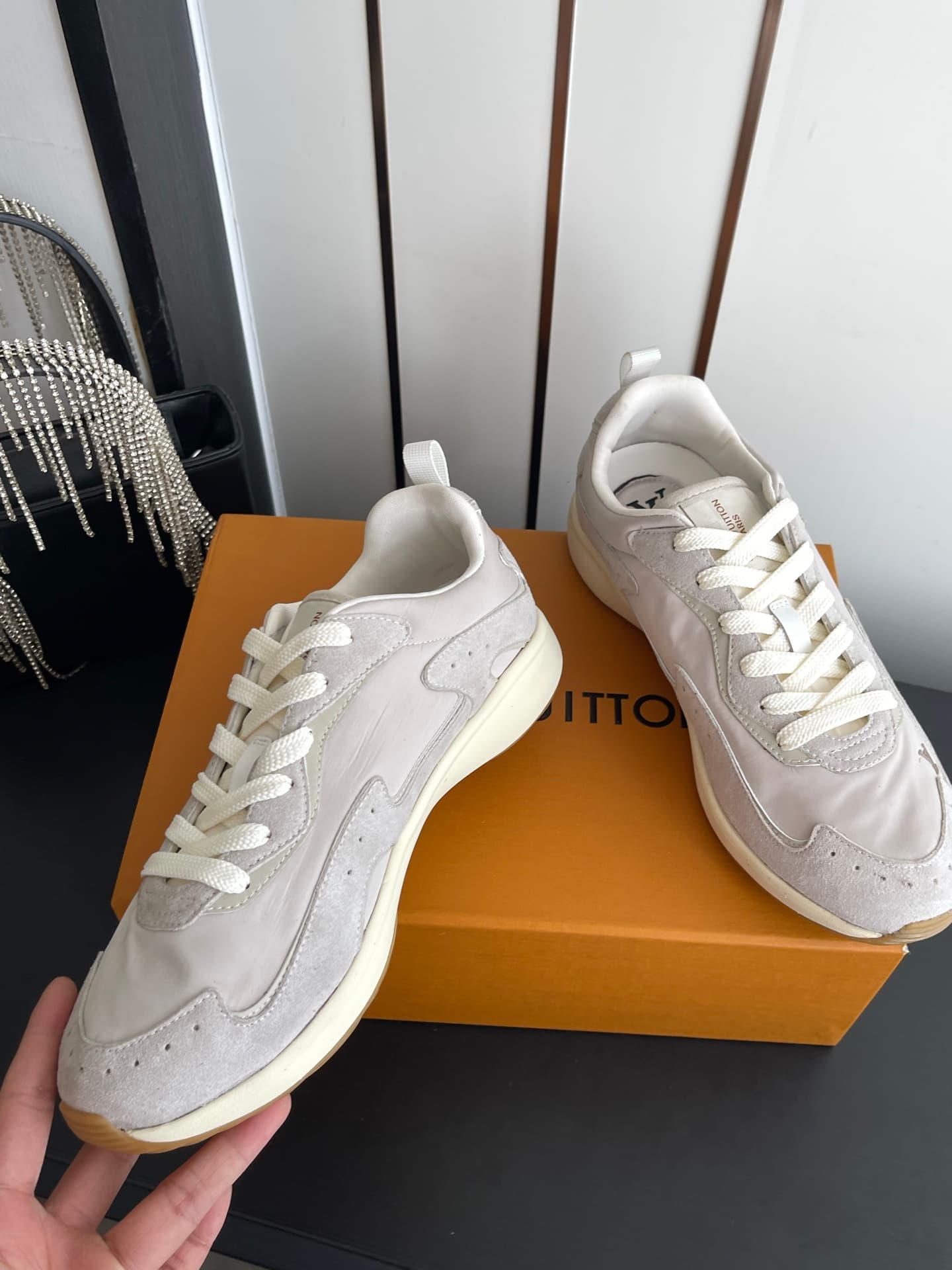 D9137 🏧𝐋𝐕 Dro’s latest collection of casual sports shoes — image 3