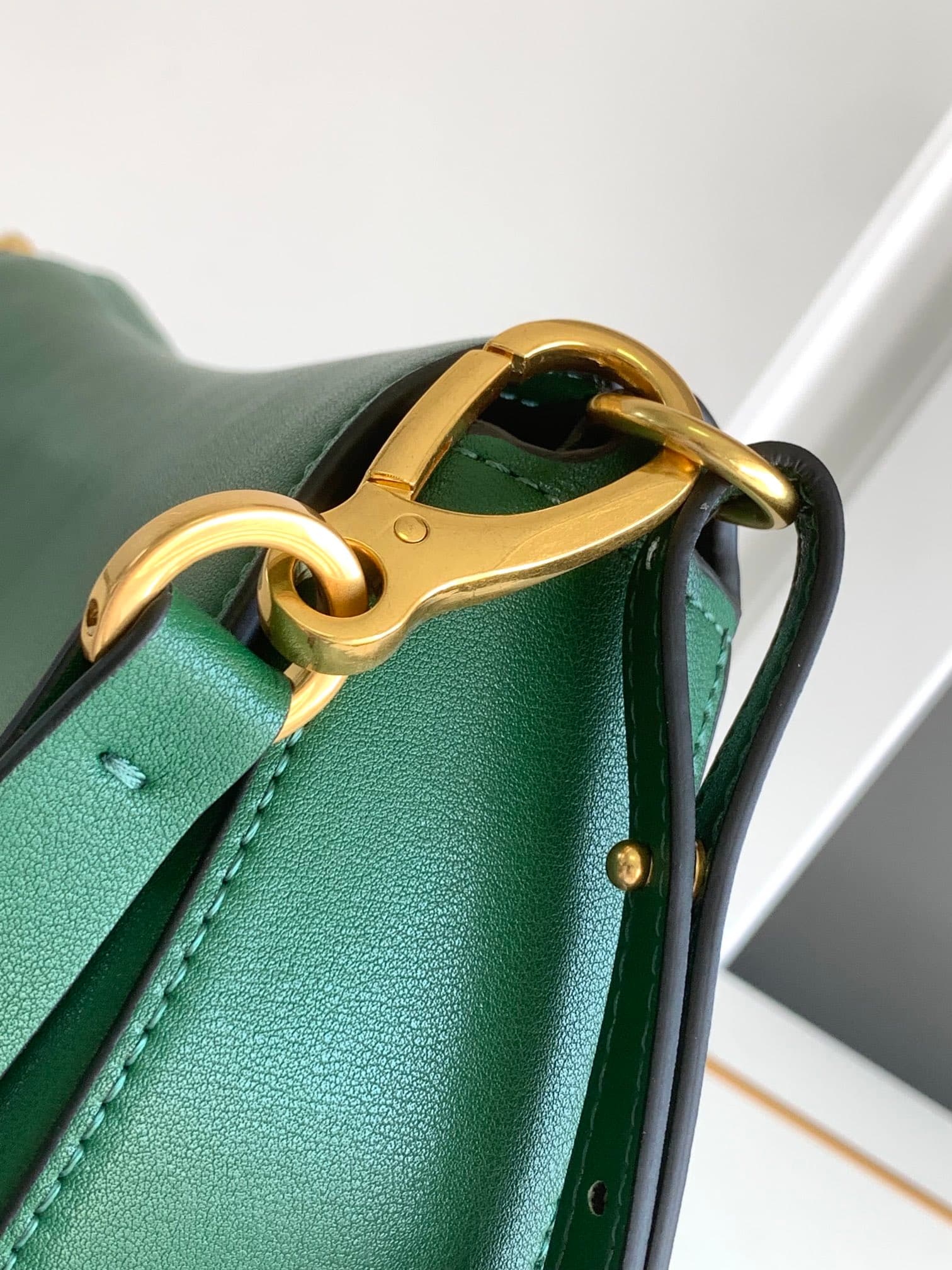 C3213 🆕 Latest fashion trendy item ❤ Leather bag, adorned with bronze and gold details from Vlogo. This bag can be carried across the shoulder or under the arms – perfect for all occasions ❣️❣️ — image 6