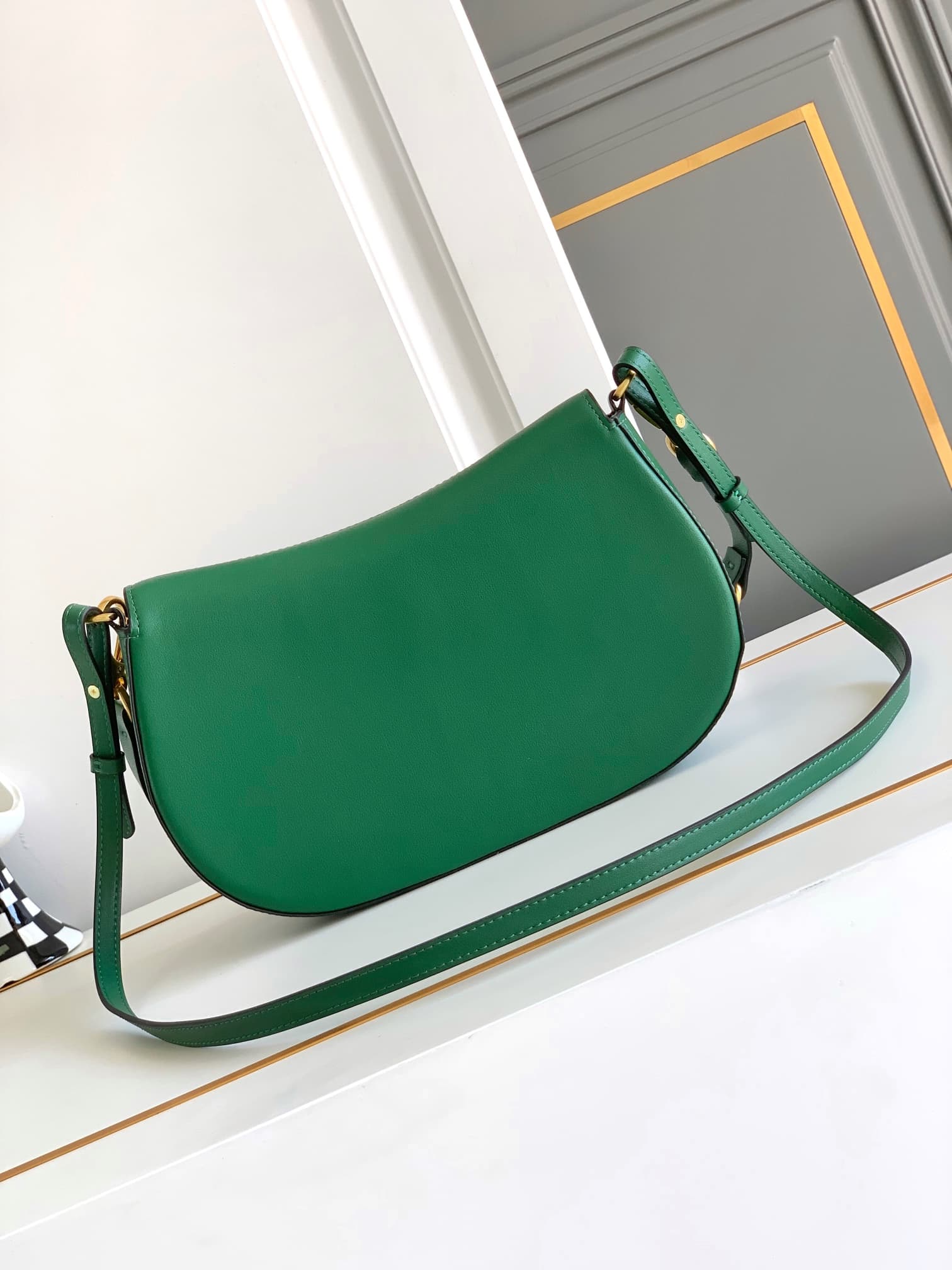 C3213 🆕 Latest fashion trendy item ❤ Leather bag, adorned with bronze and gold details from Vlogo. This bag can be carried across the shoulder or under the arms – perfect for all occasions ❣️❣️ — image 3