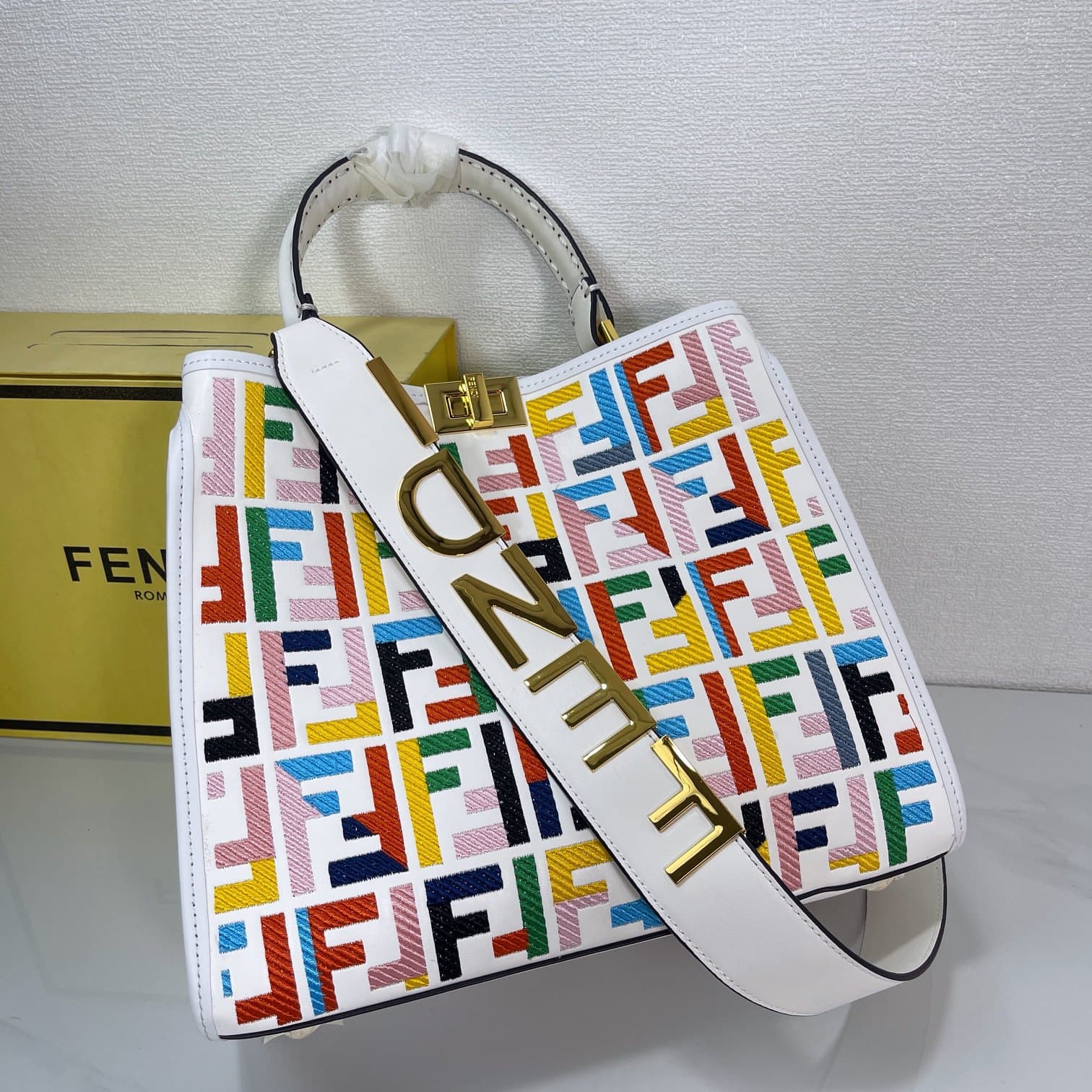 C2804 Fendi Perkaboo tote bags are basic models that can be used as beach bags. They feature heavy-duty embossing techniques, offering a vintage look while remaining durable. Made from high-quality leather material—different from previous models, you can  — image 3